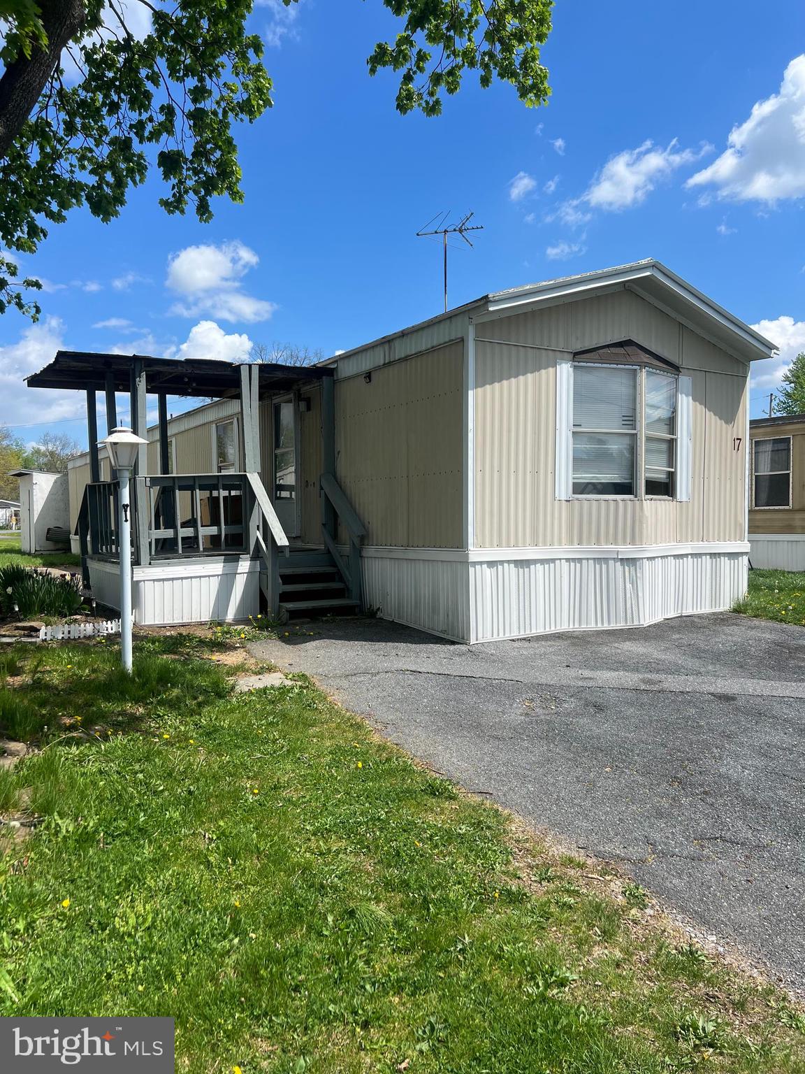 17 CARAVAN COURT