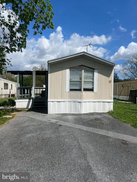 17 CARAVAN COURT MIDDLETOWN PA 17057