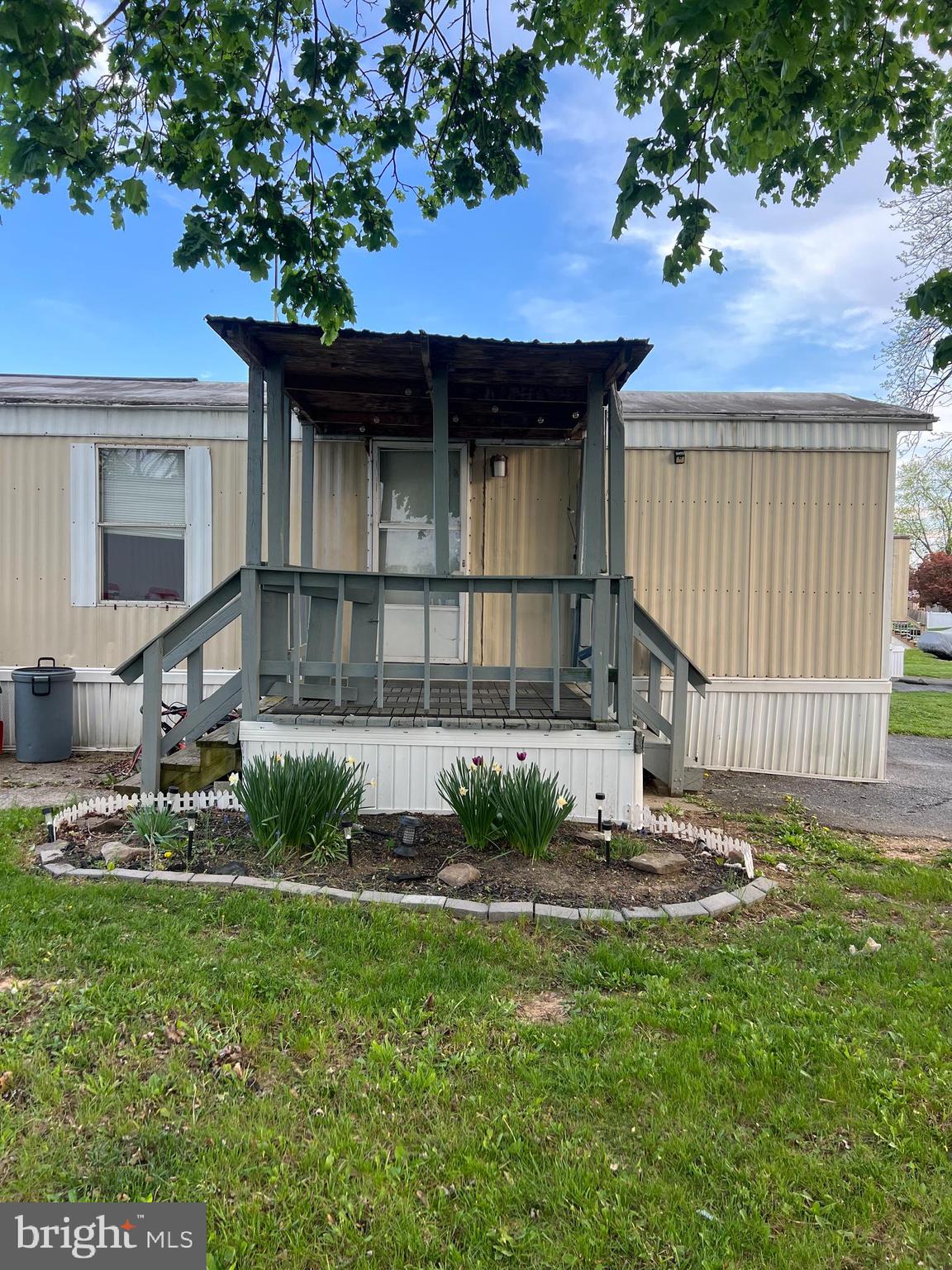 17 CARAVAN COURT