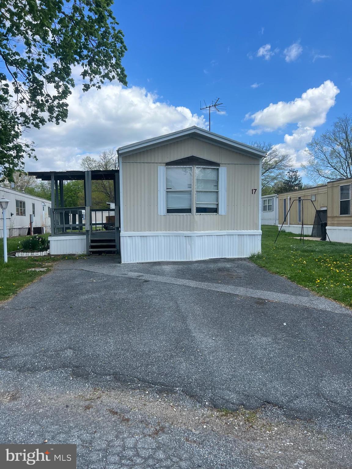 17 CARAVAN COURT