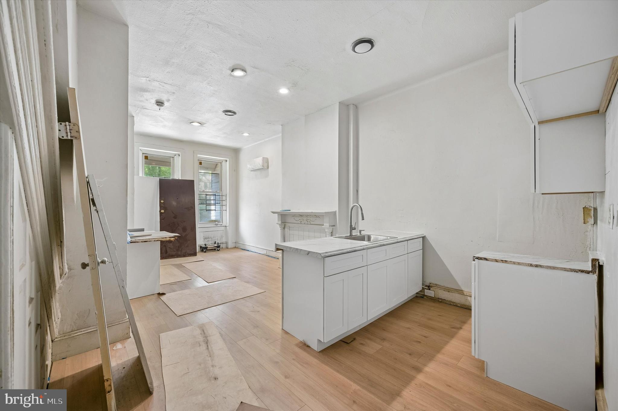 4841 HAVERFORD AVENUE