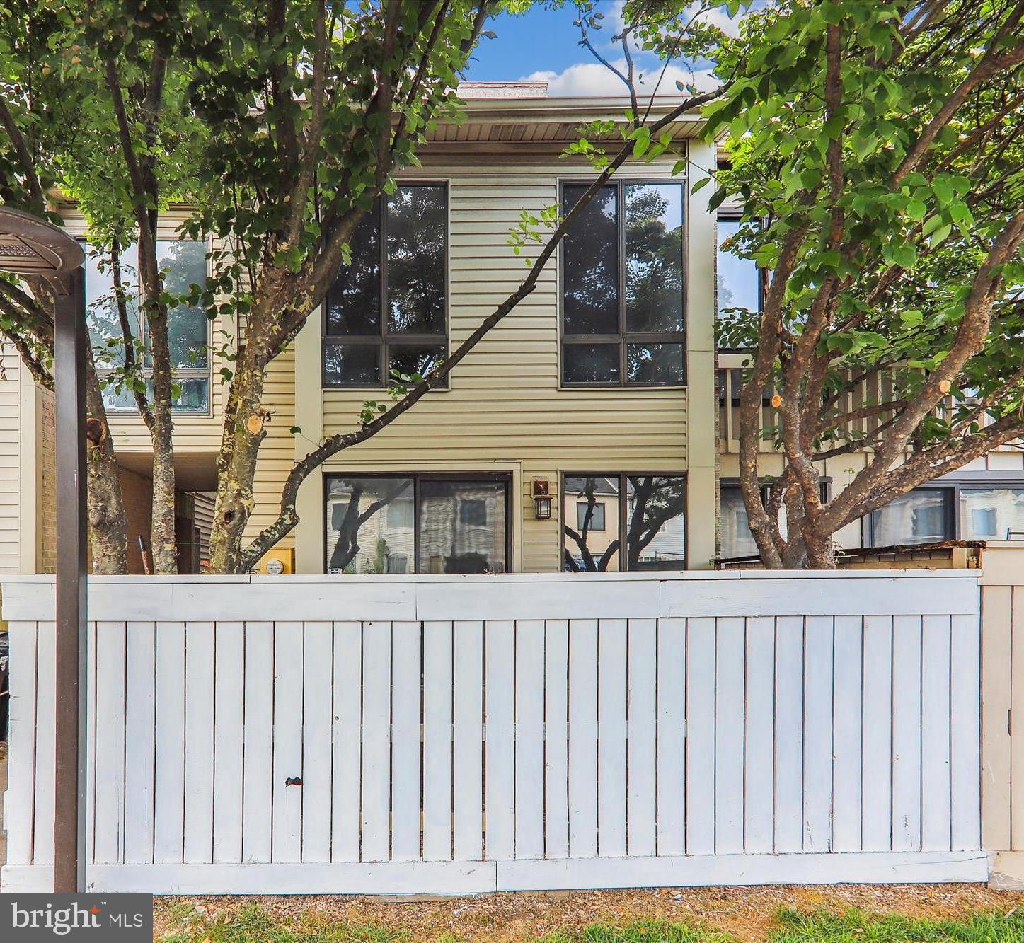 CLUBSIDE - Residential