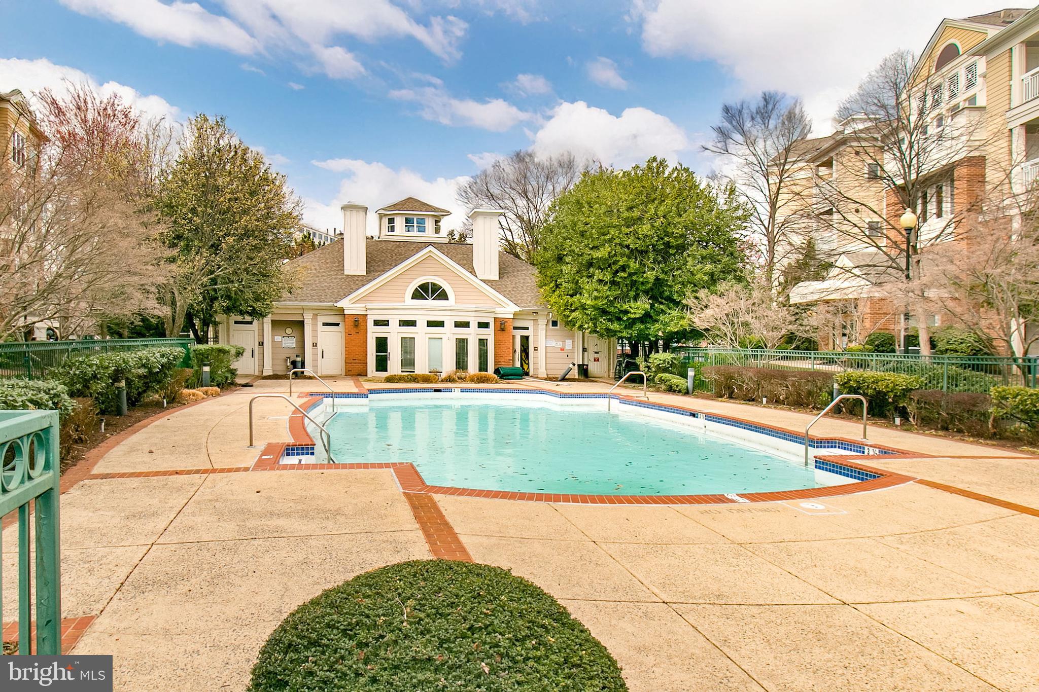 2204 WESTCOURT LANE 306