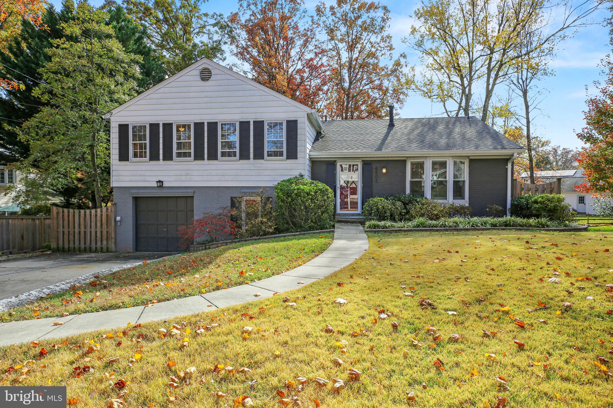 8802 STONEHAVEN COURT