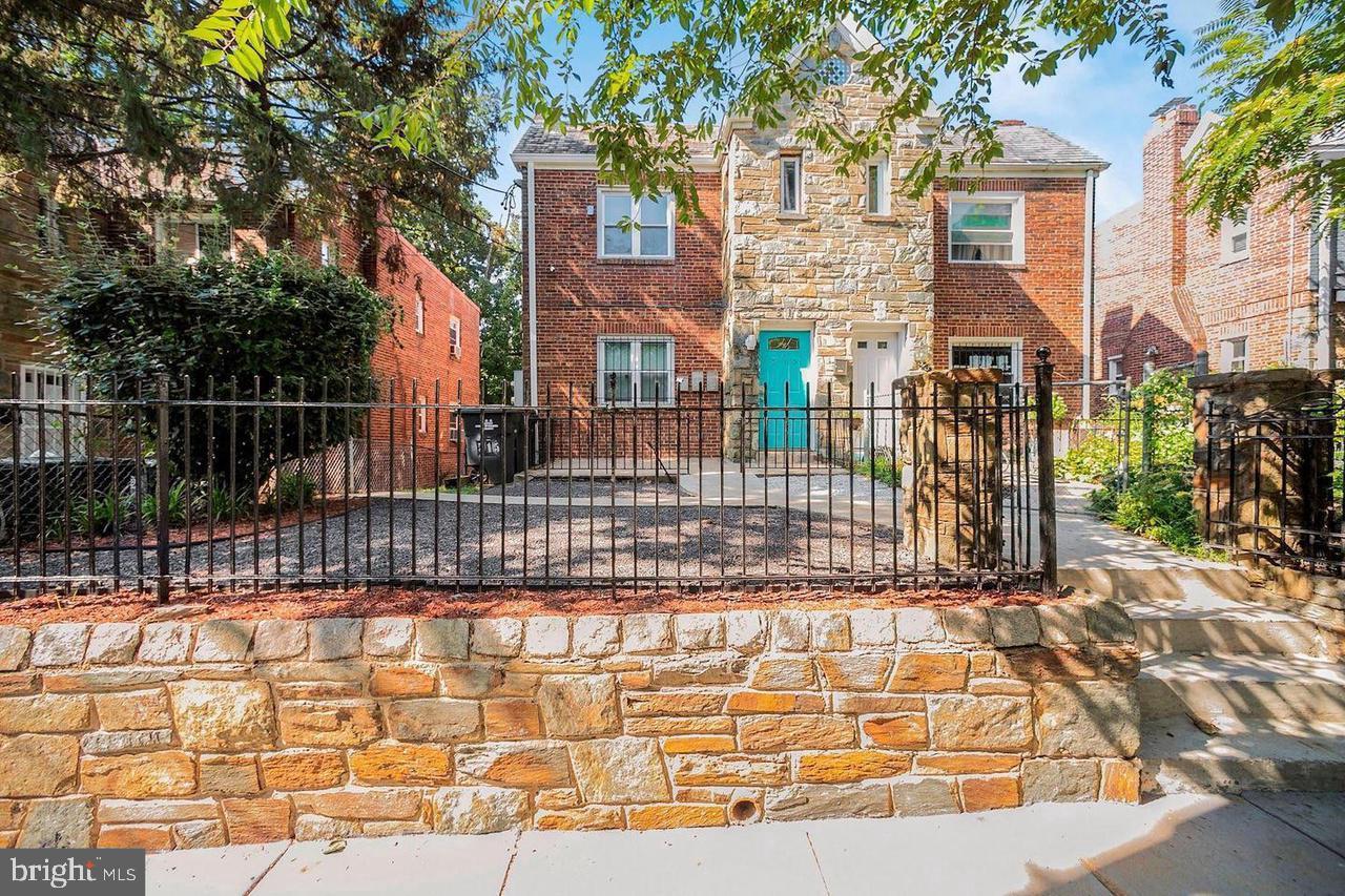 Photo 1 of 7 — 515 OAKWOOD STREET SE 2, WASHINGTON, DC 20032