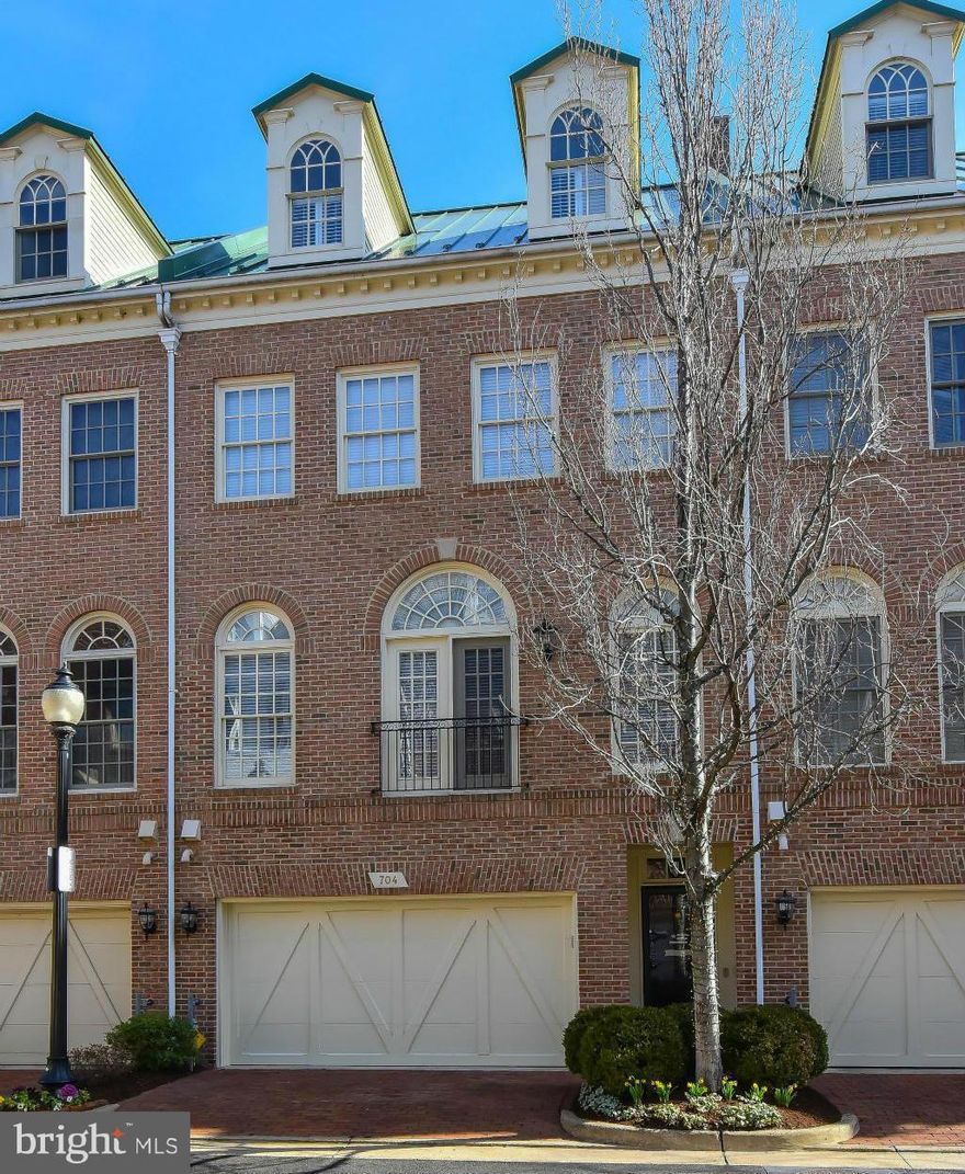 Spectacular waterfront townhouse in Fords Landing with riverfront views from every level. Distinctive architectural details include 4 fireplaces,a spacious living room with wide water views,a chef's kitchen with adjoining family room &a luxurious master suite w/ a gas fireplace. A lower level 2nd family room w/ a wet bar and fireplace opens to a large patio with garden area. Attached 2 car garage.