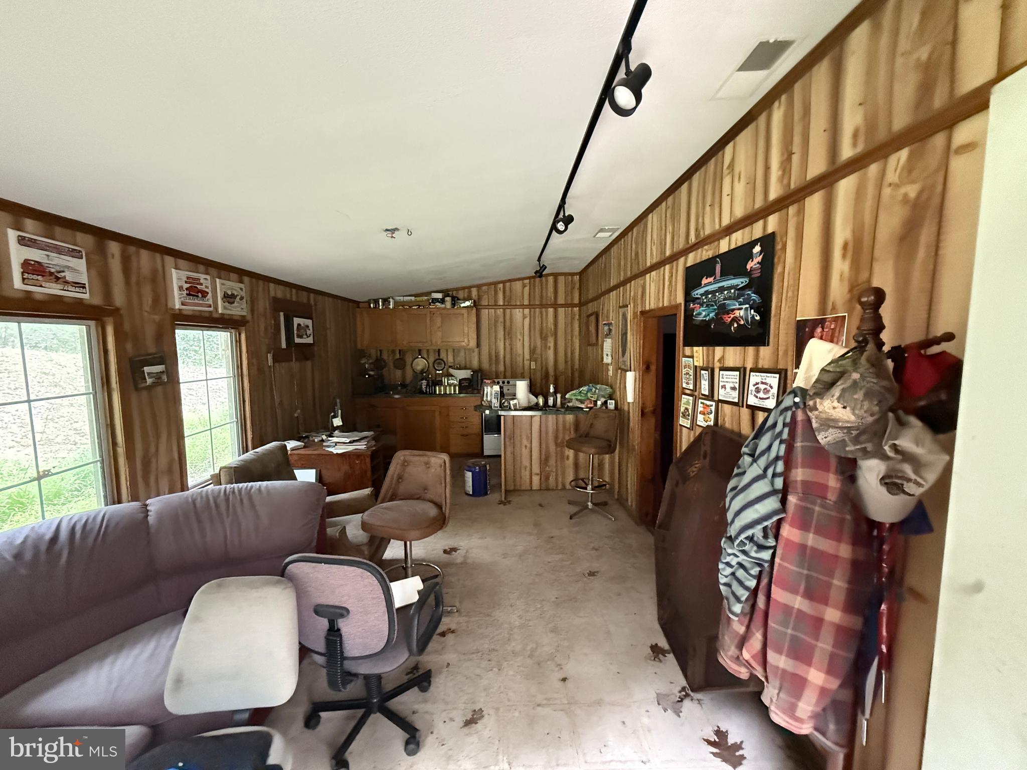 ROLLING ACRES - Residential