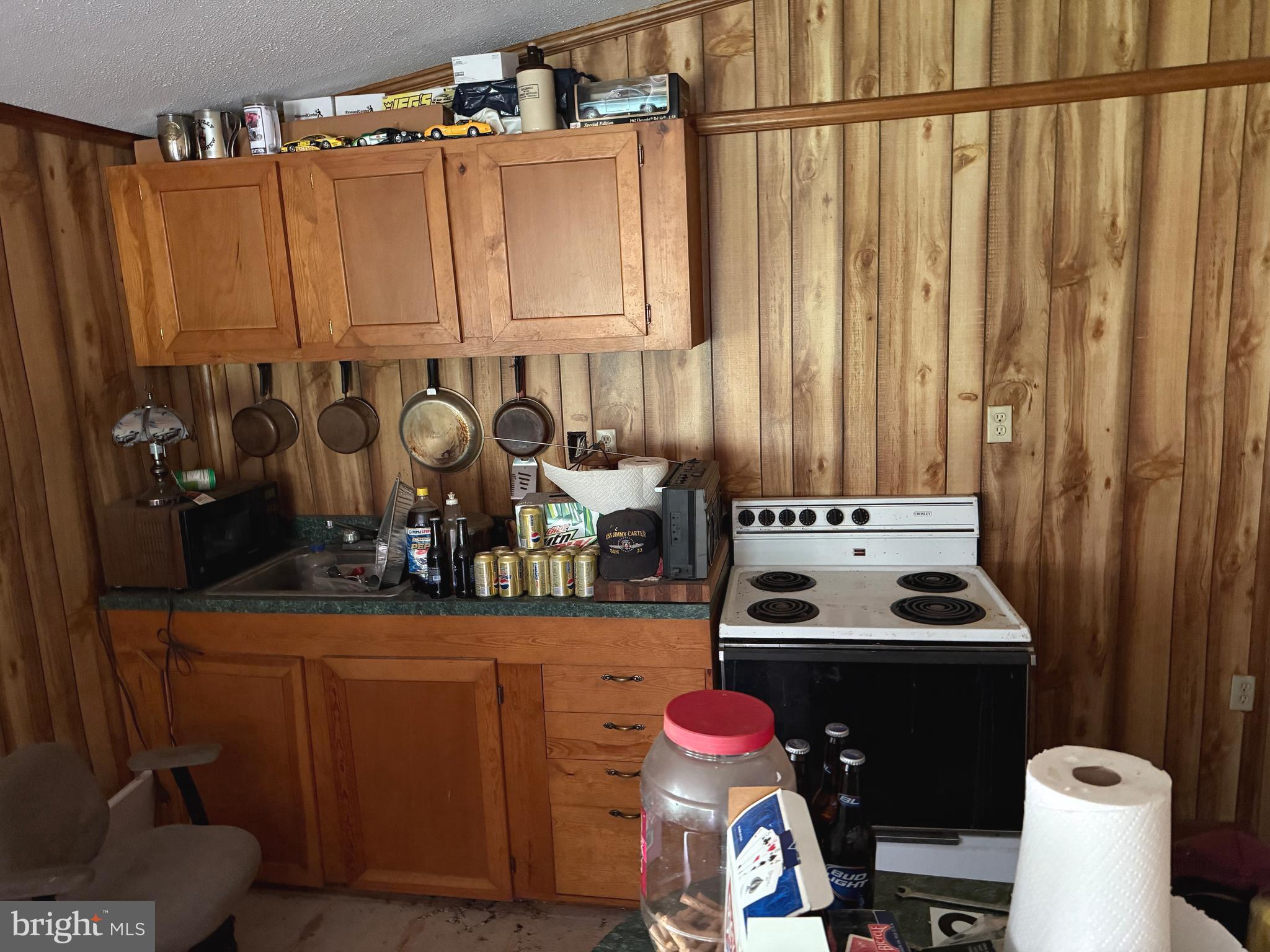 ROLLING ACRES - Residential