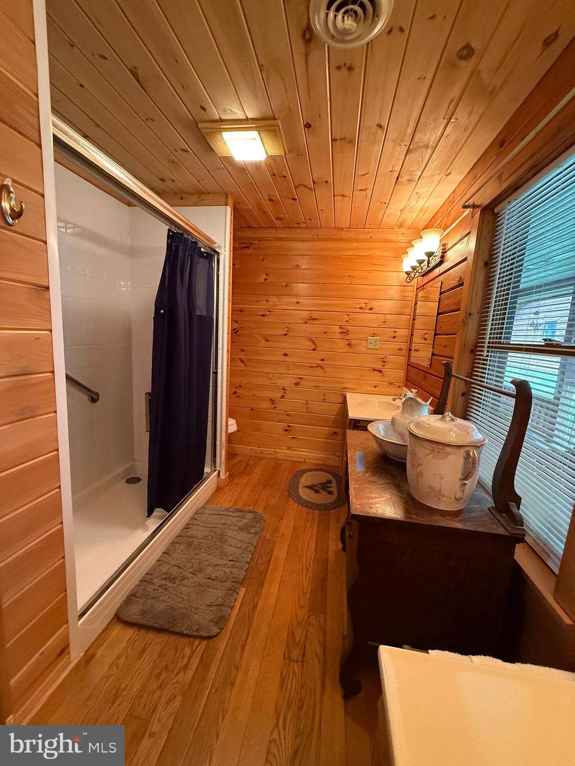 ROLLING ACRES - Residential