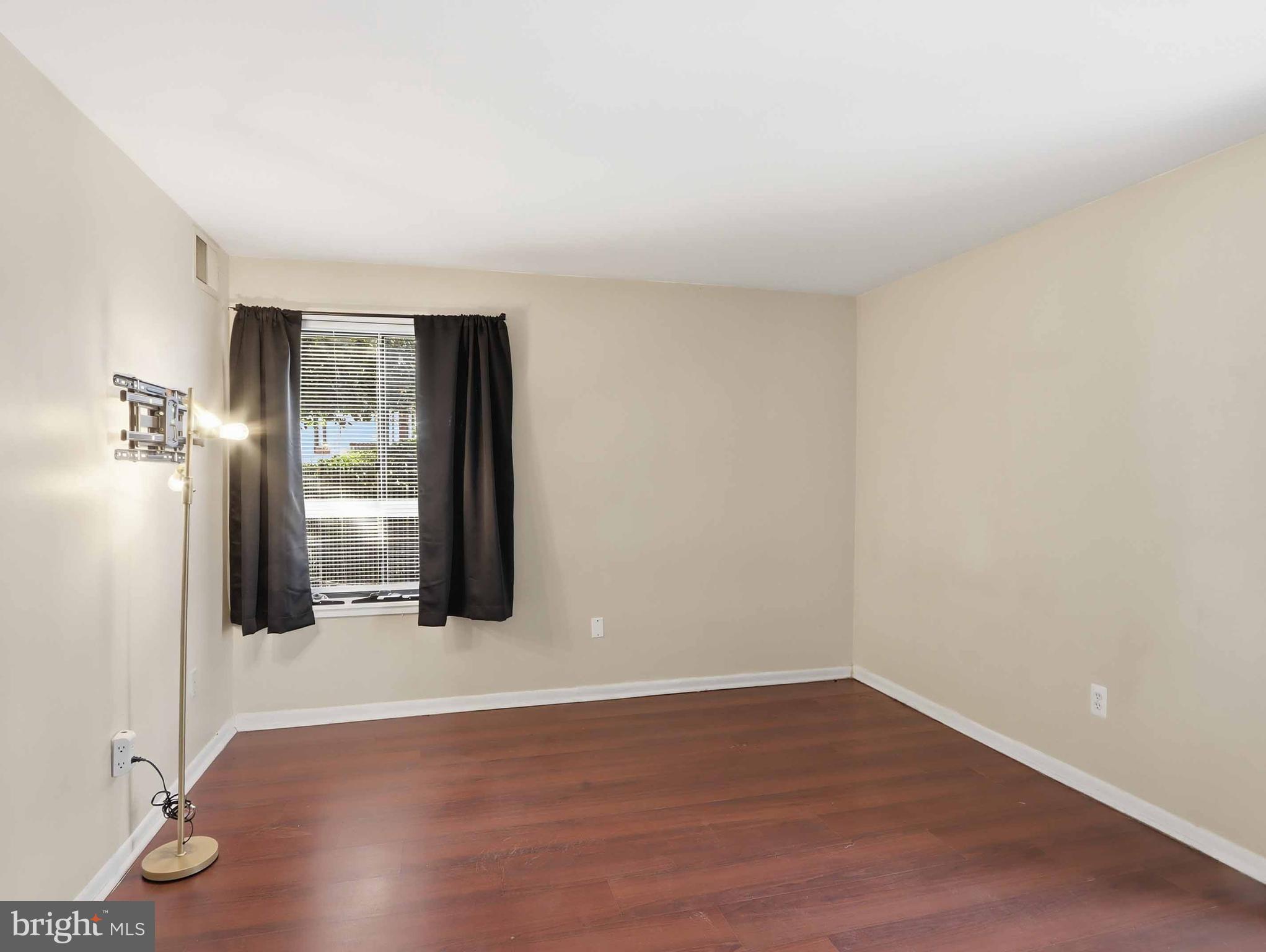 OAKLAND MILLS - Residential