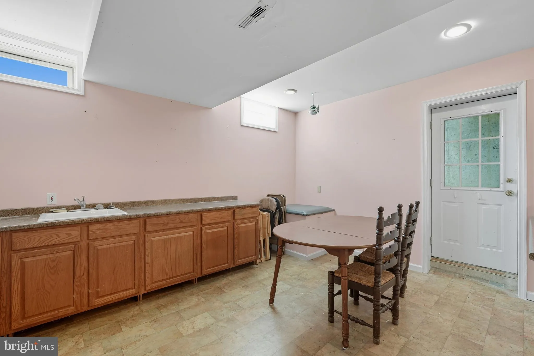 Newark, Delaware 19702, United States, 4 Bedrooms Bedrooms, ,4 BathroomsBathrooms,Residential,Coming Soon,206558