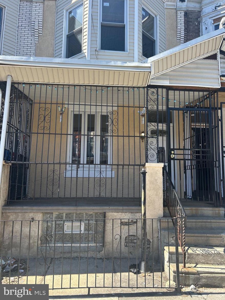 Charming 3-Bedroom Home for Rent – Convenient Location! This spacious 3-bedroom, 1-bathroom home offers a comfortable living space. Located in a highly convenient area, you'll have easy access to public transportation, making commuting a breeze. The property is Section 8 and HUD voucher approved, providing an affordable housing option for those with qualifying assistance. 

Don't miss the opportunity to enjoy the comfort, space, and convenience this home offers. Schedule a tour today!