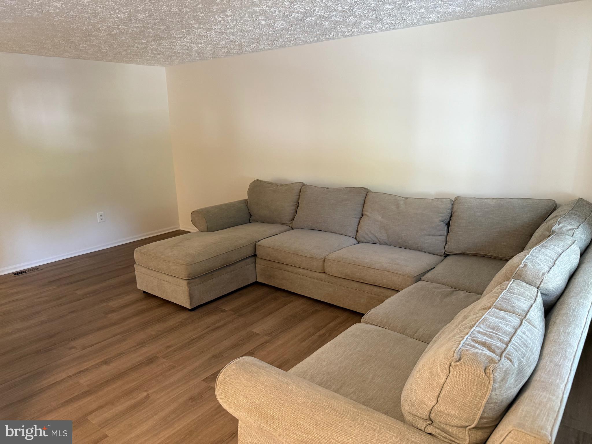 OAKMONT - Residential Lease