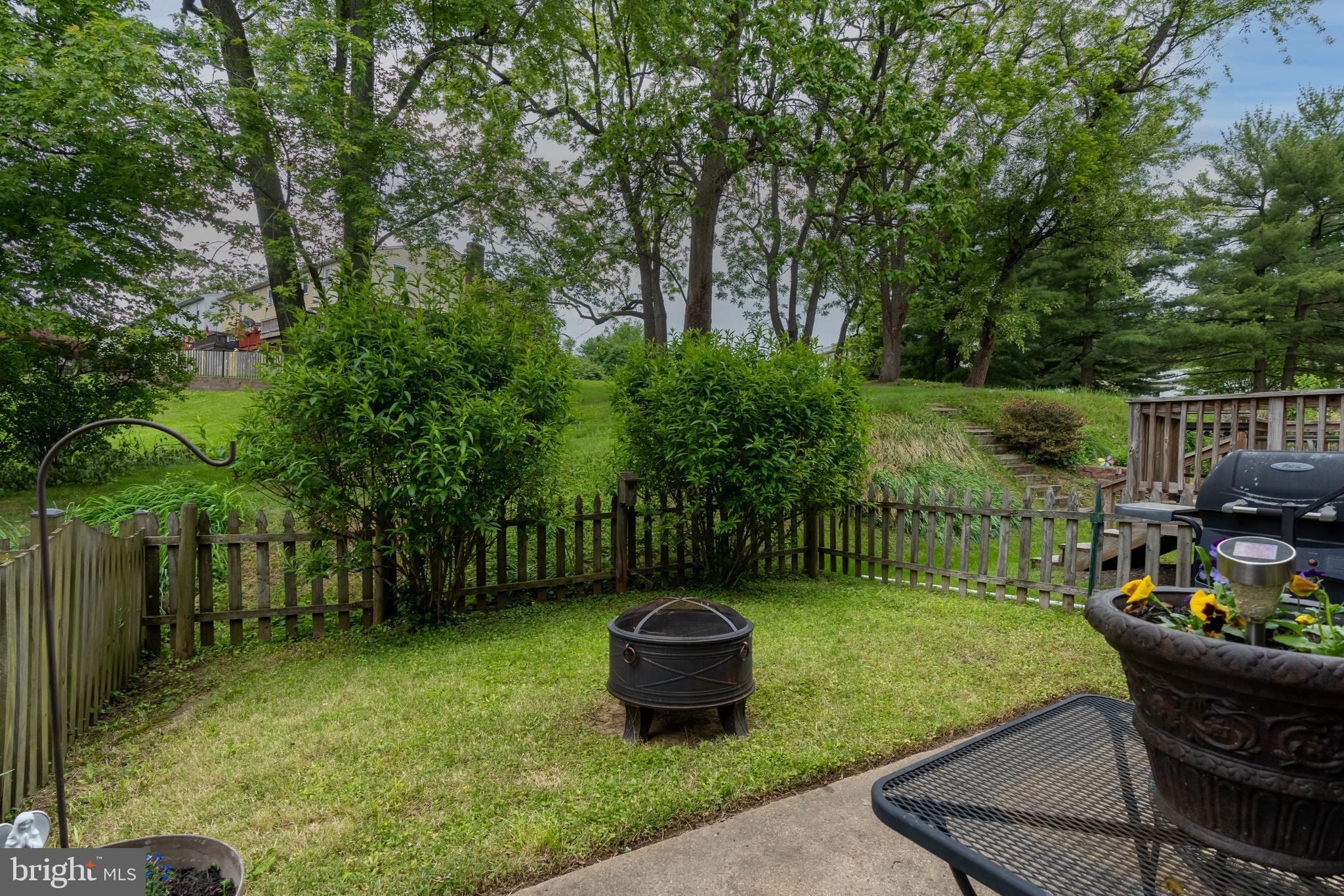 DOUBLE ROCK TOWNHOUSES - Residential