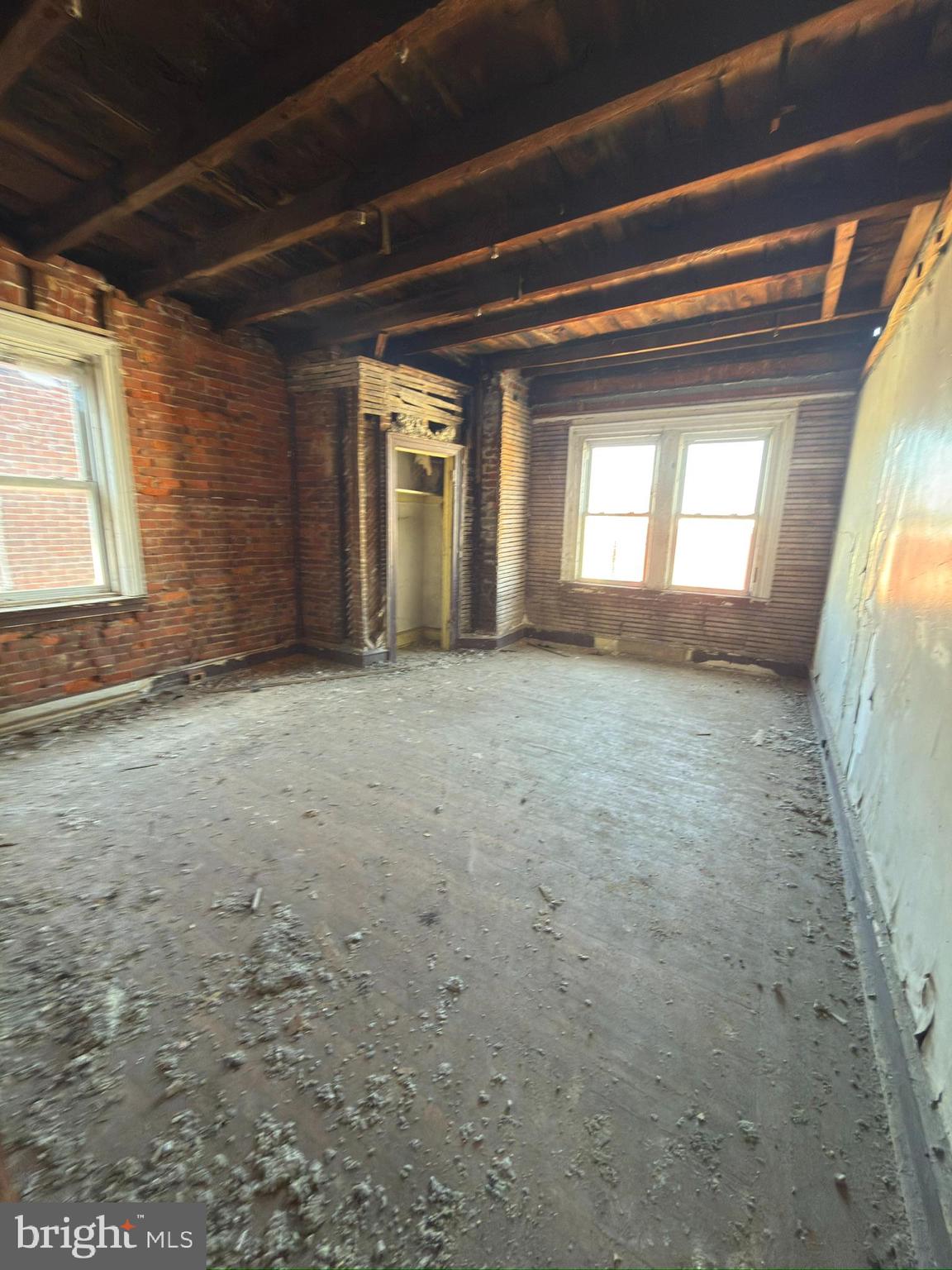 131 W ROOSEVELT BOULEVARD