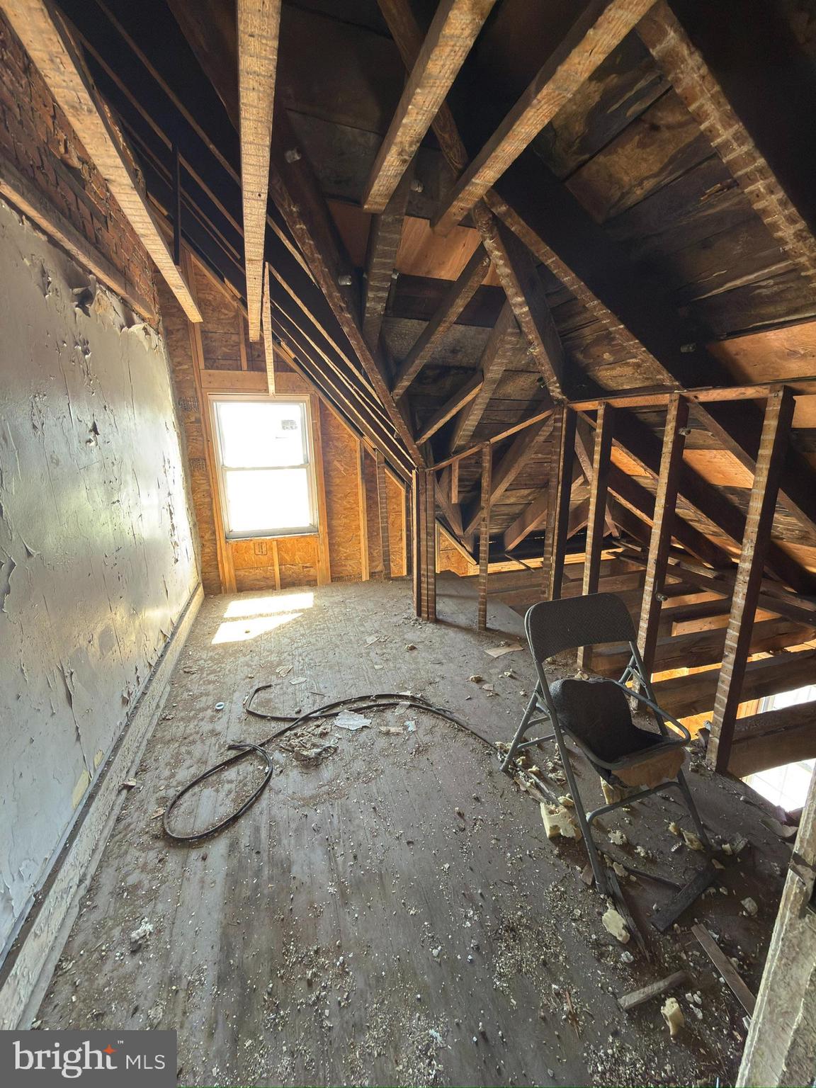 131 W ROOSEVELT BOULEVARD