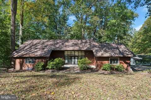 Photo of 646 Woodview Drive, HOCKESSIN, DE 19707 (MLS # DENC2090720)