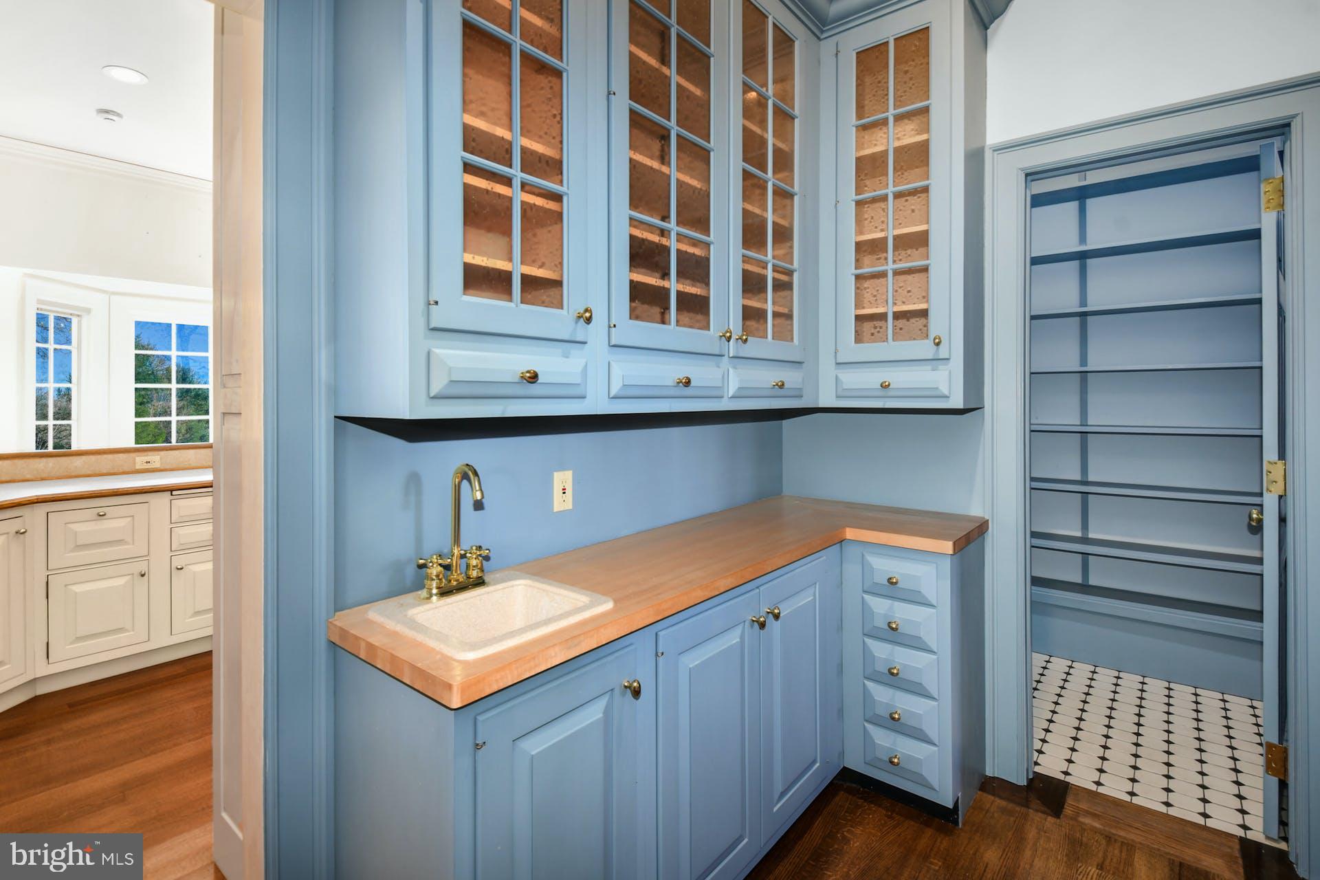 ROBIN HOOD - Residential