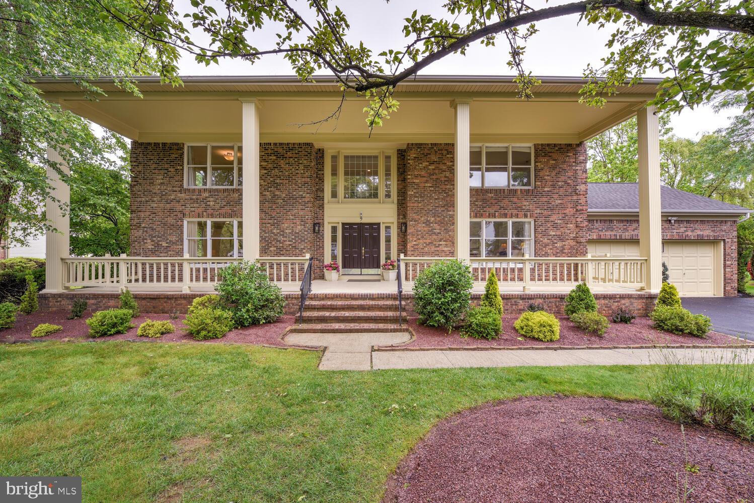9 LE PARC DRIVE