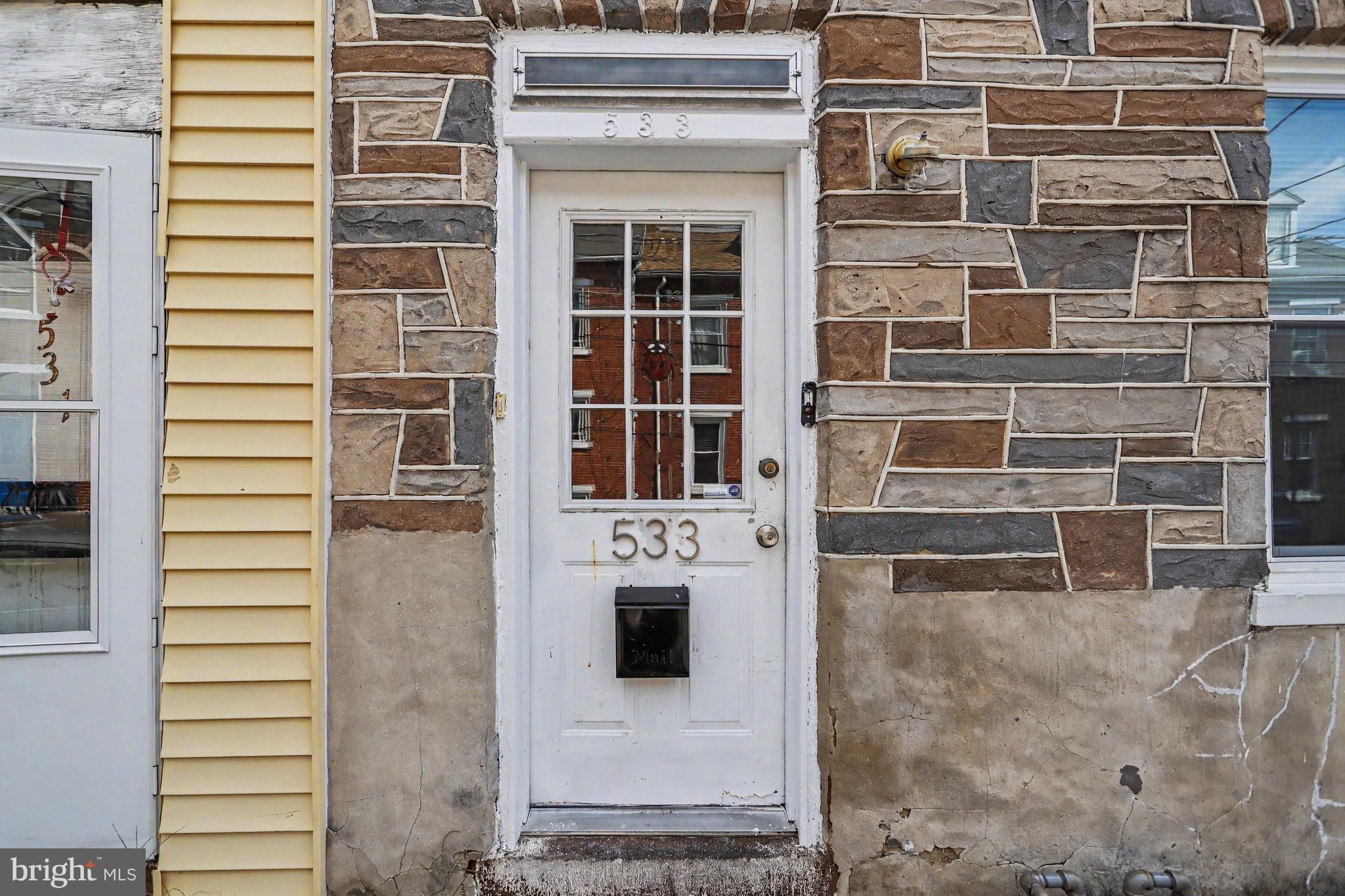533 WOODWARD STREET