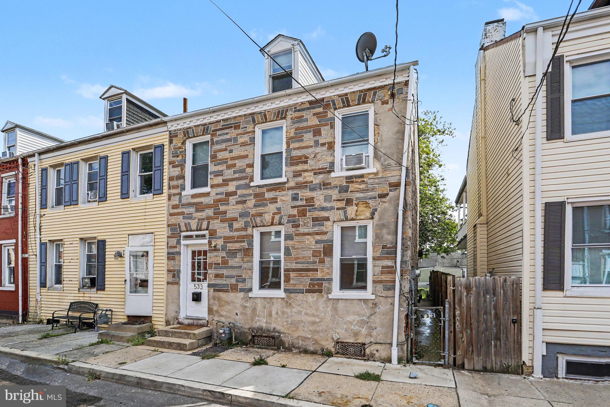 533 WOODWARD STREET
