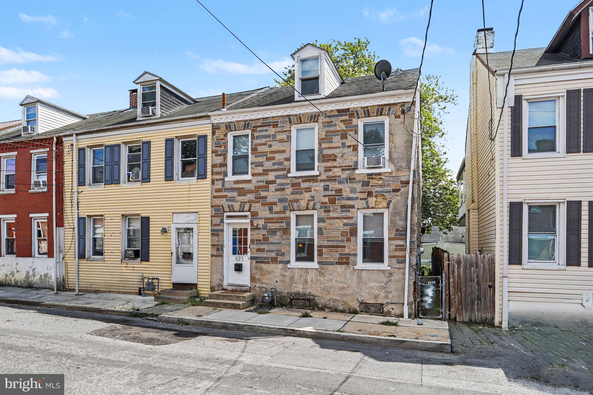 533 WOODWARD STREET