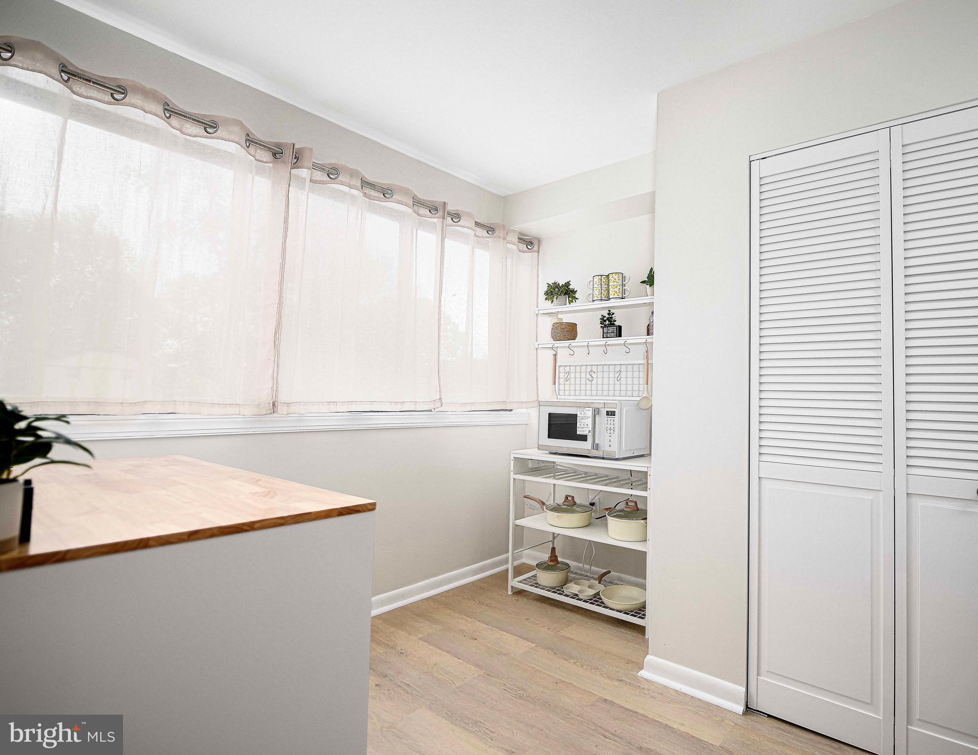 BRIGHT OAKS - Residential