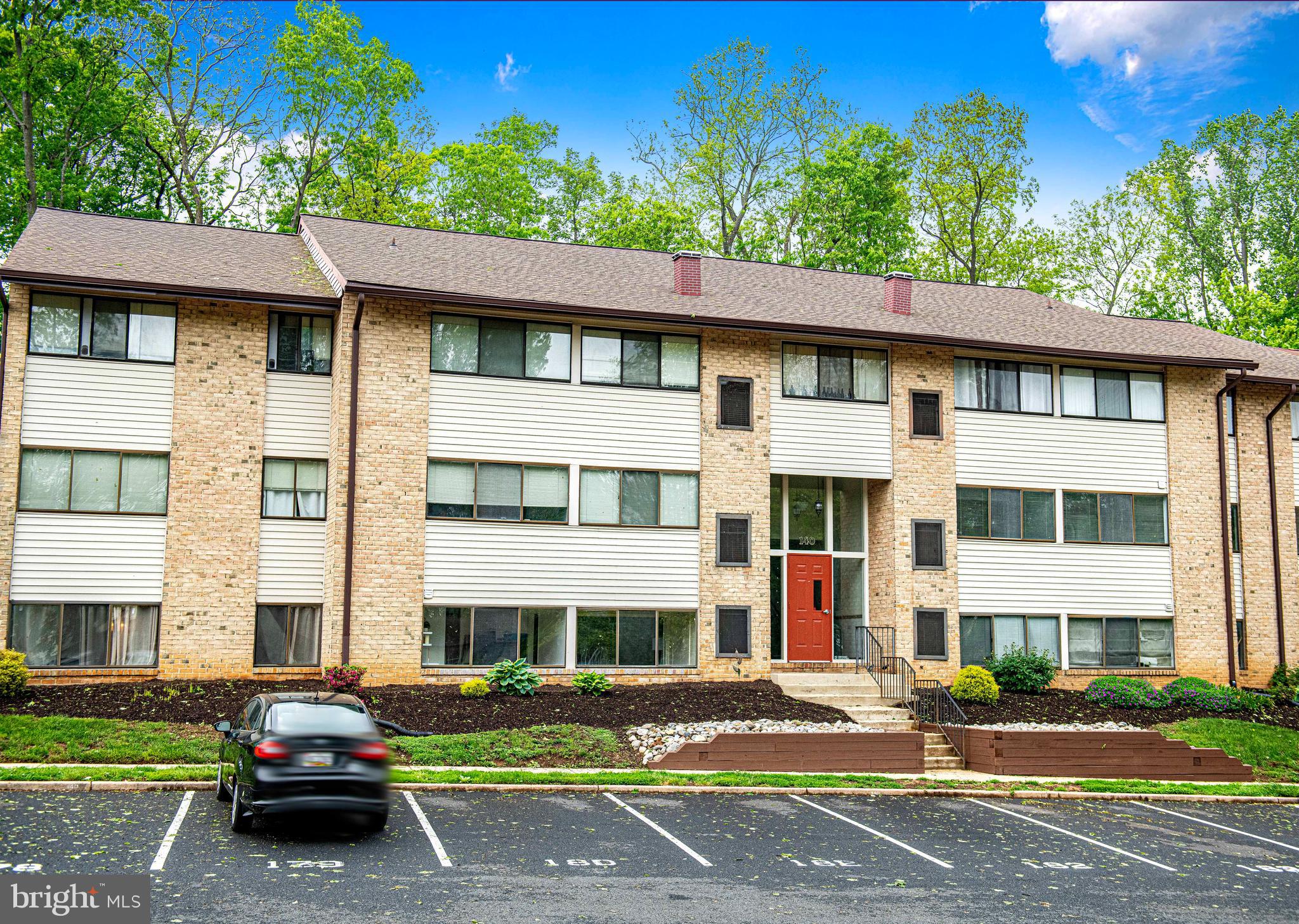 BRIGHT OAKS - Residential