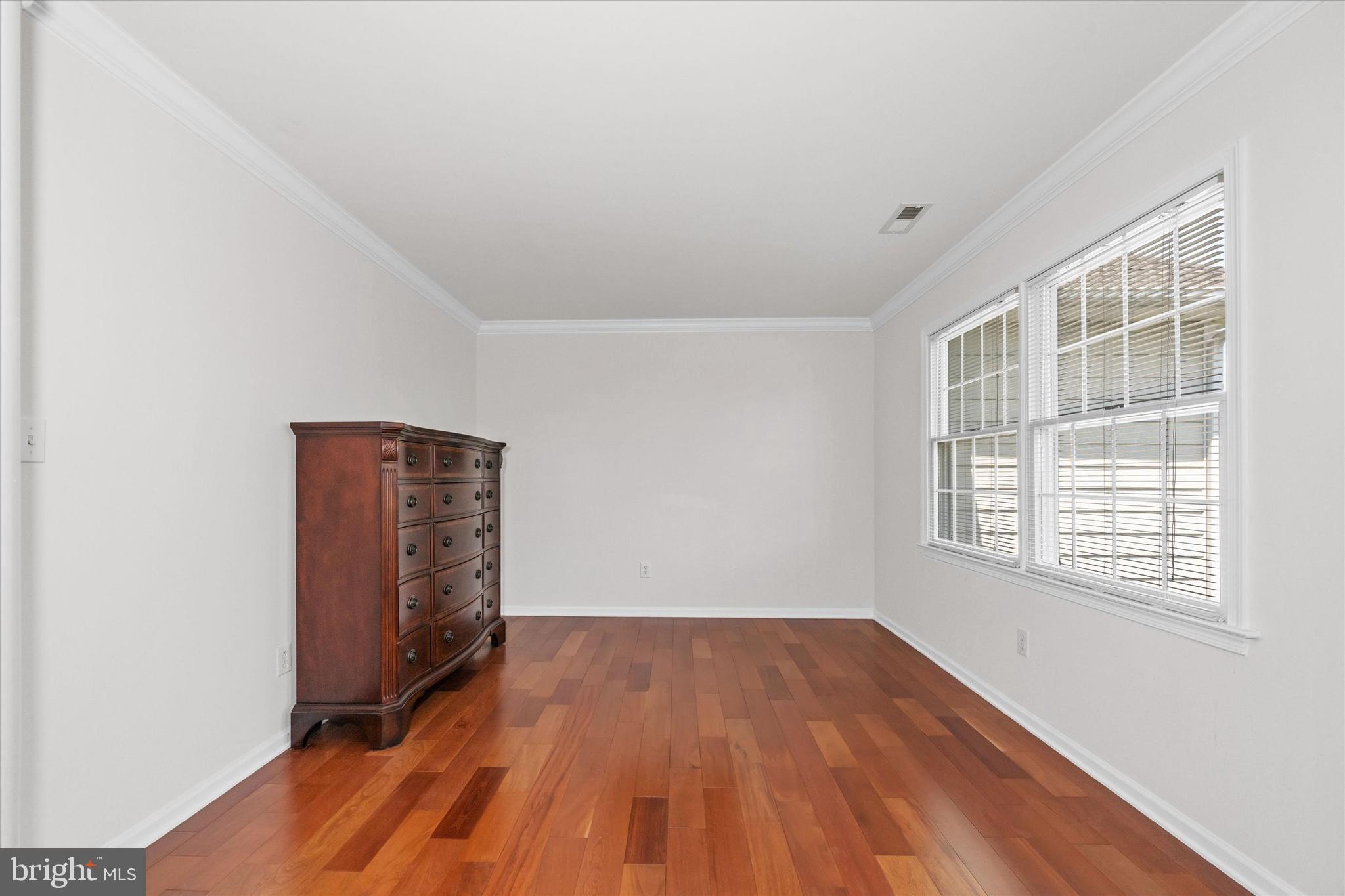 RED LION CHASE - Residential