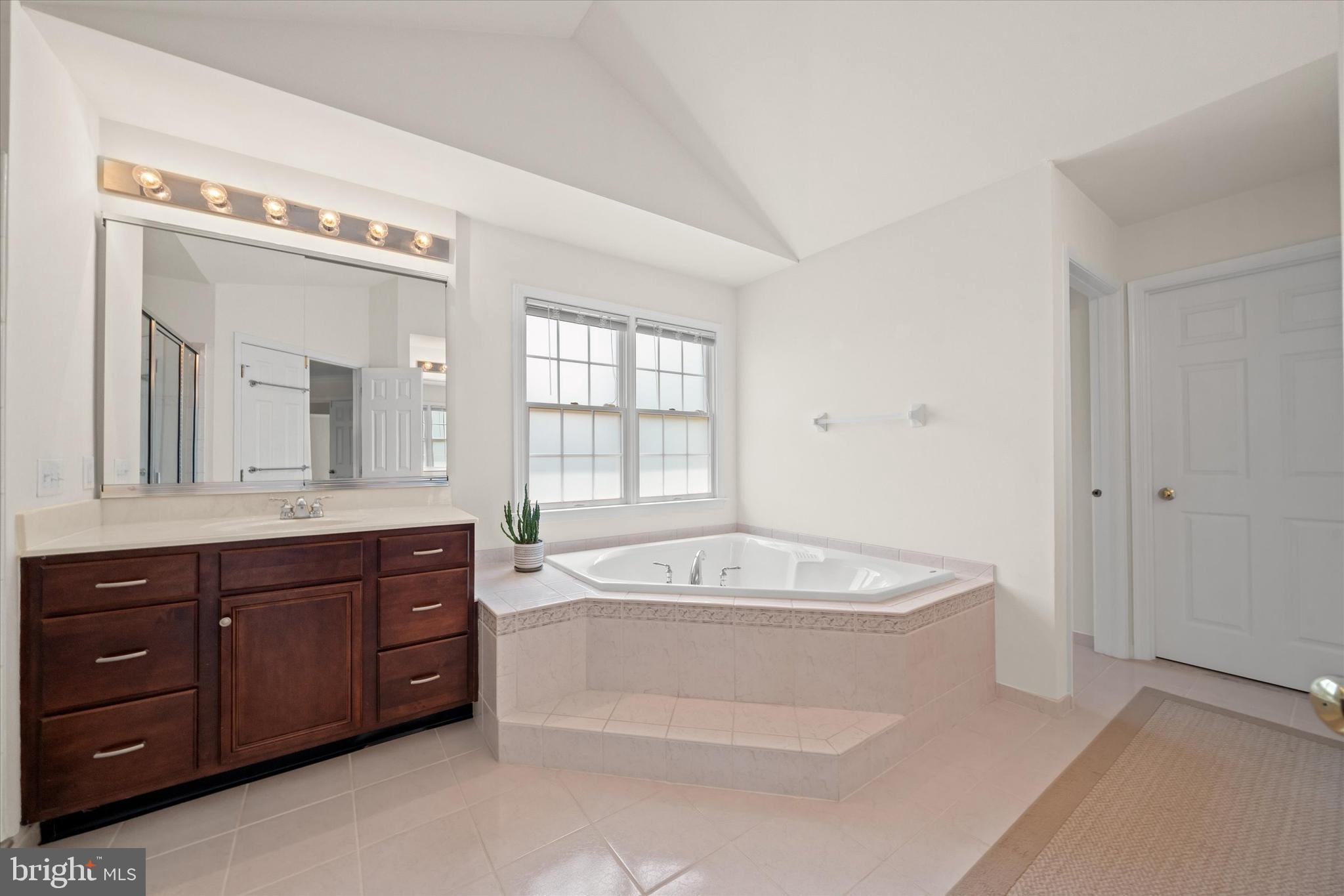 RED LION CHASE - Residential