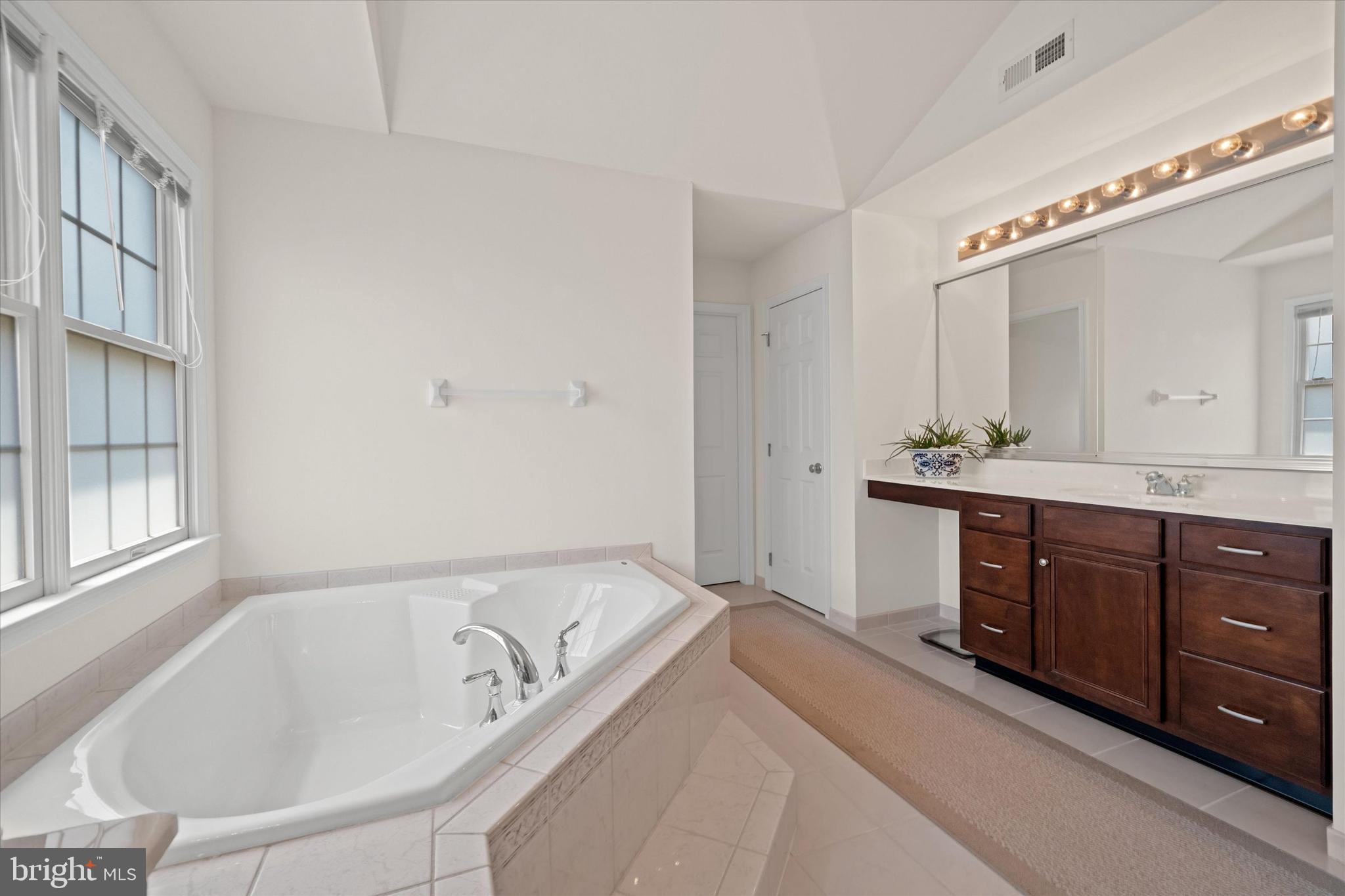 RED LION CHASE - Residential