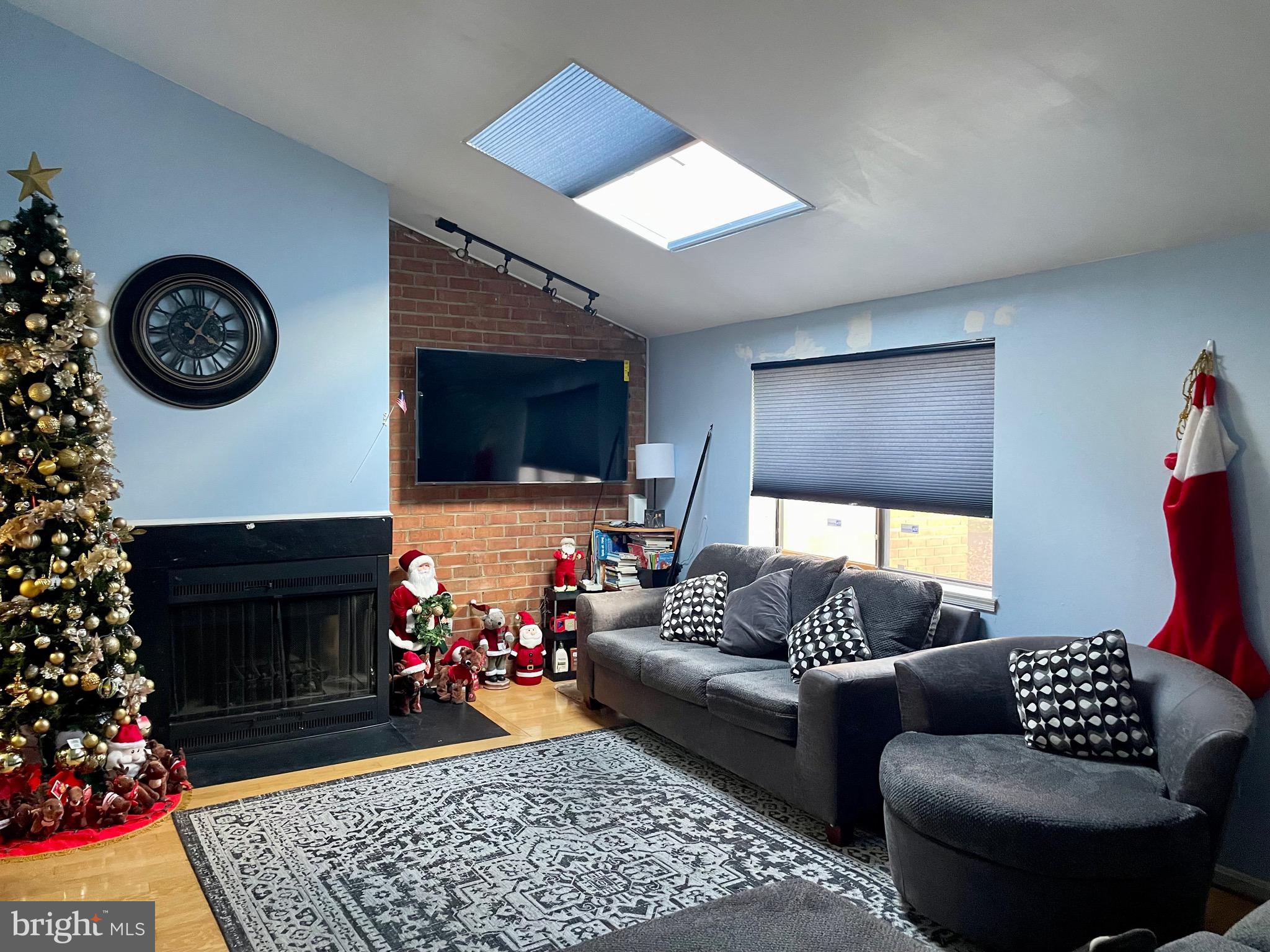 3407 SUMMIT COURT NE 3407