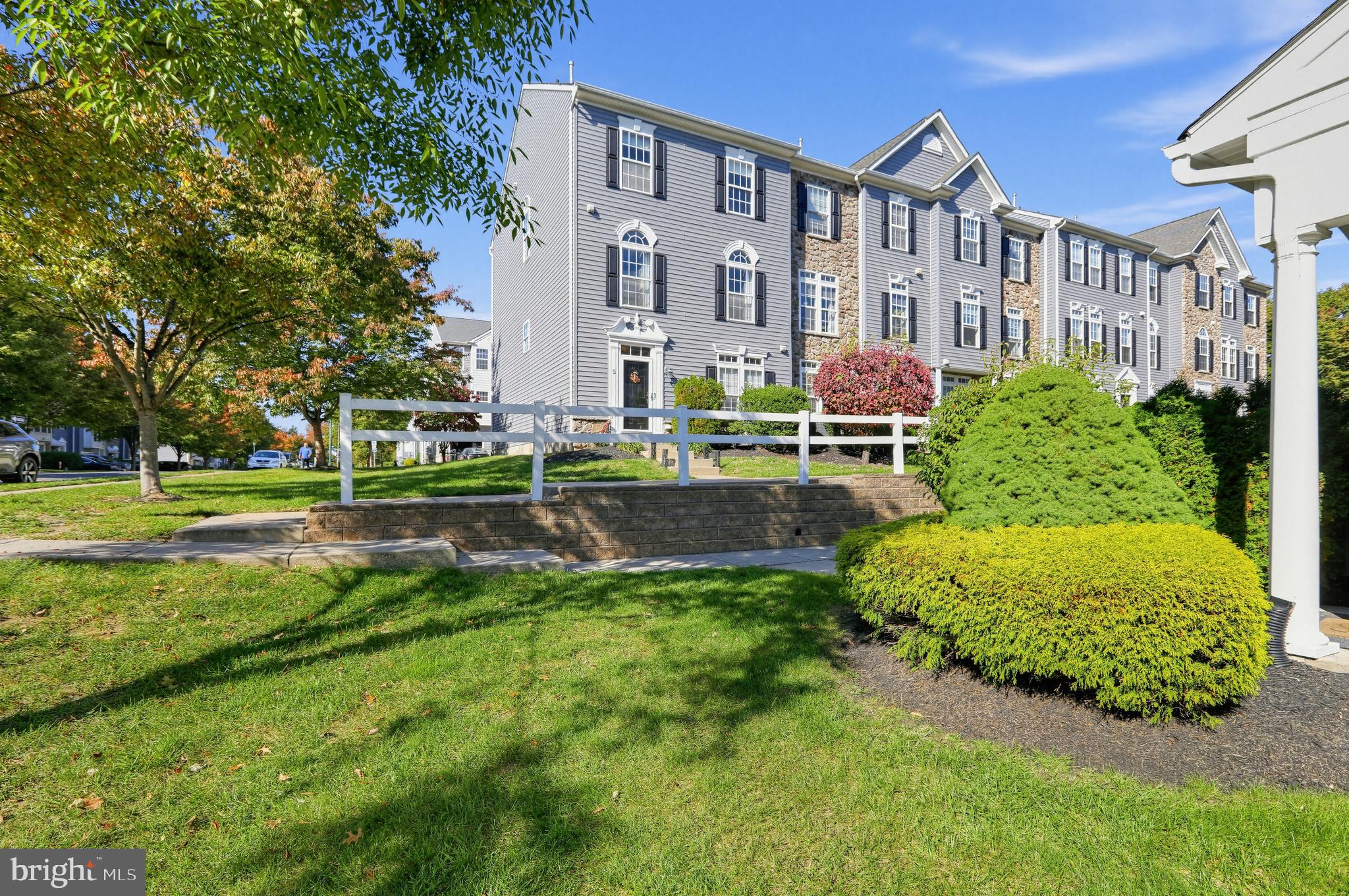 2 FAWN COURT