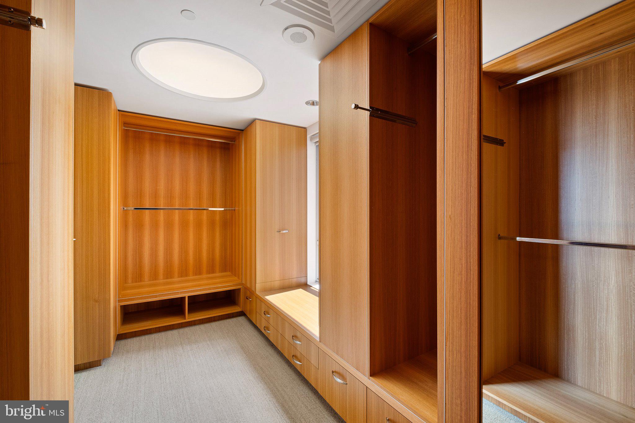 PARK PLAZA - Residential