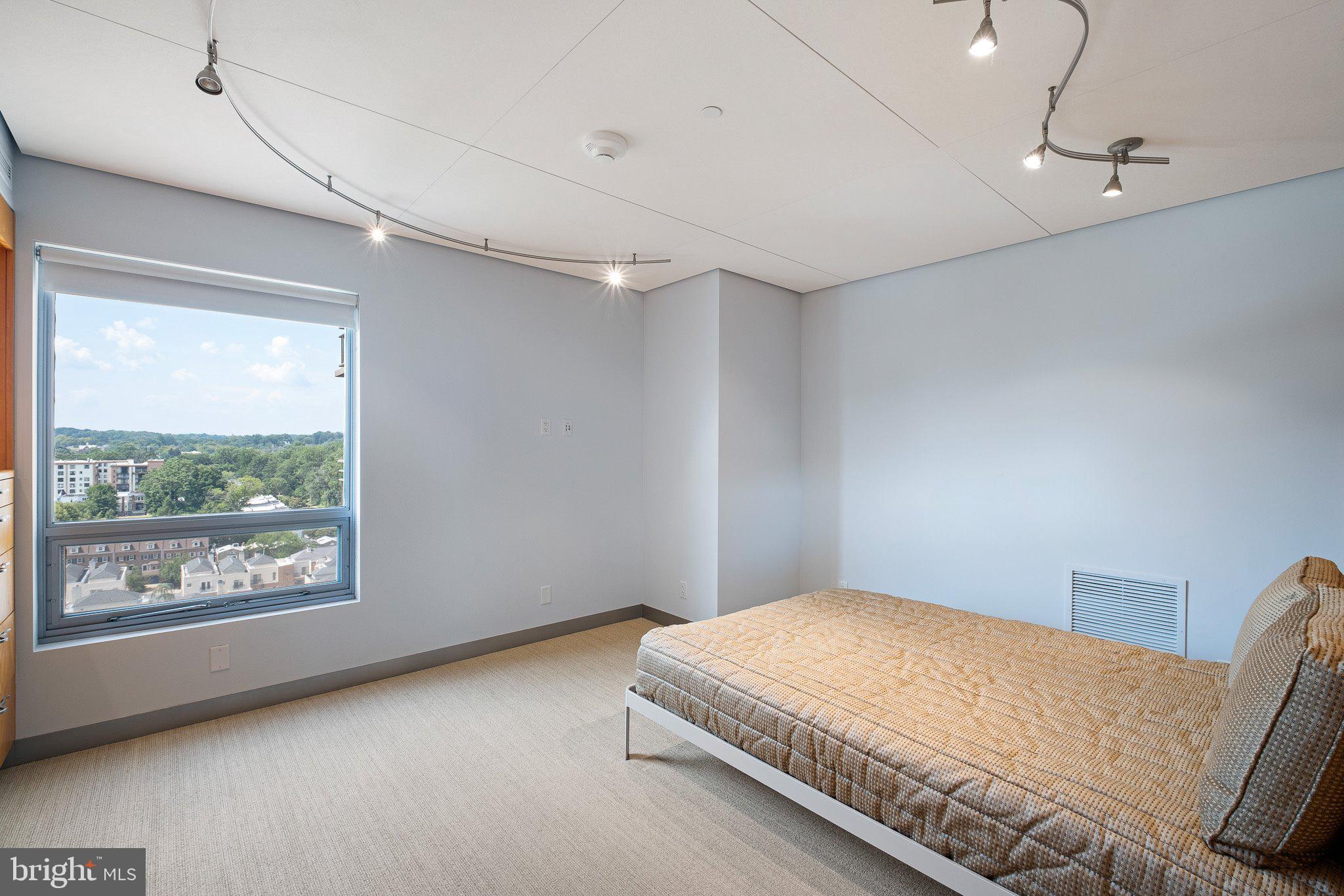 PARK PLAZA - Residential