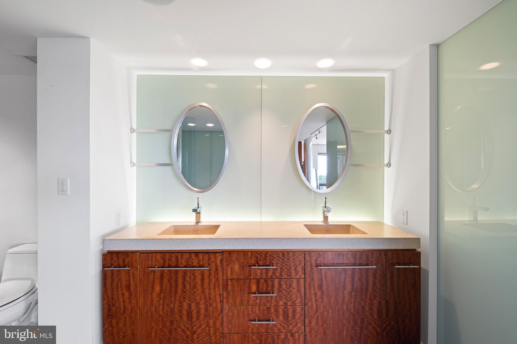 PARK PLAZA - Residential