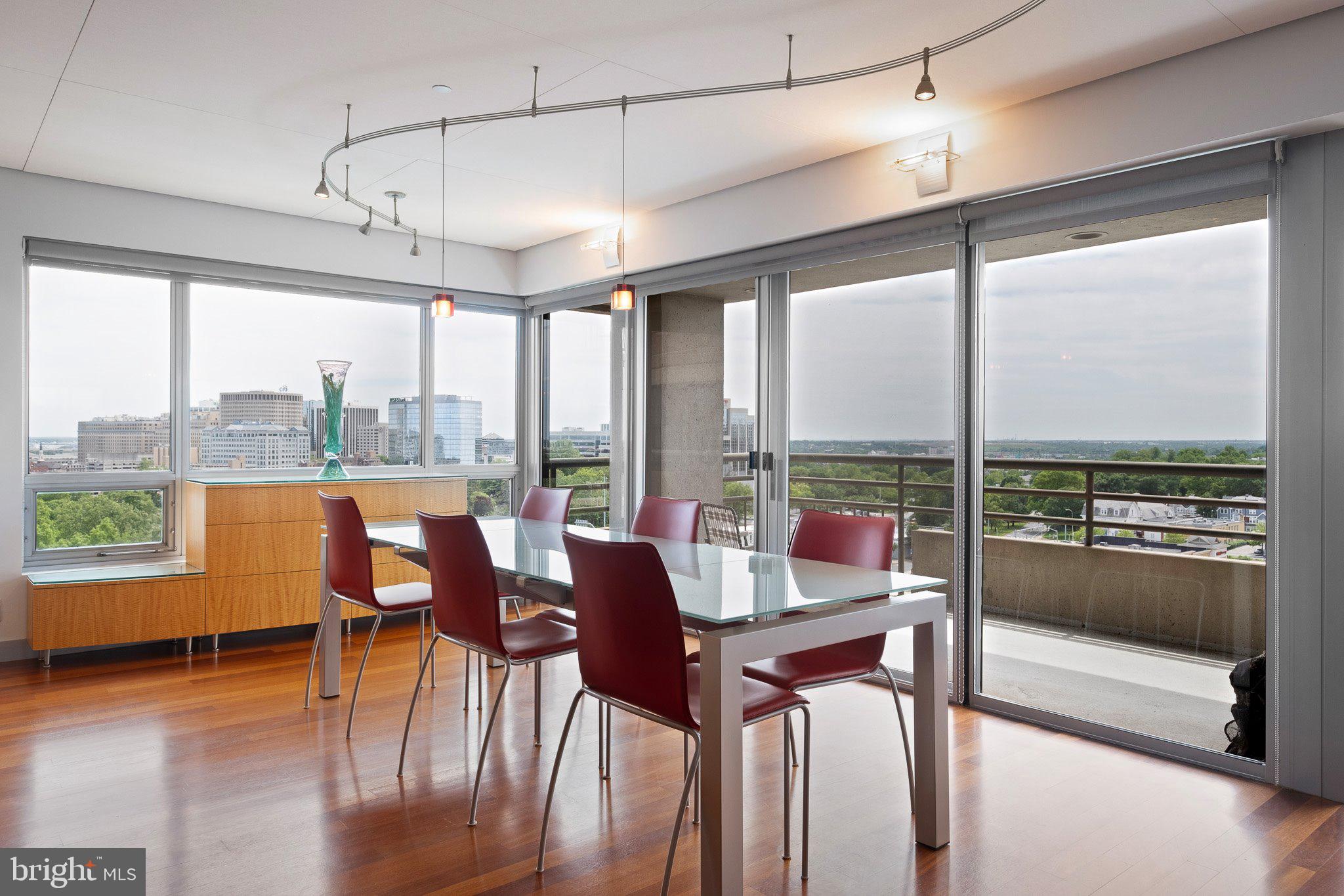 PARK PLAZA - Residential