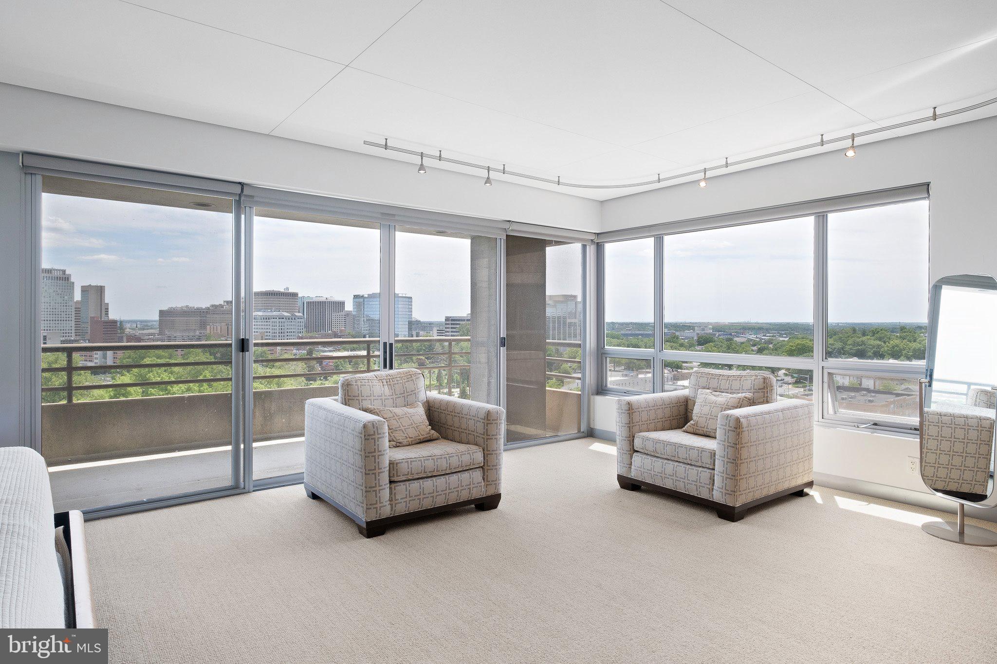 PARK PLAZA - Residential