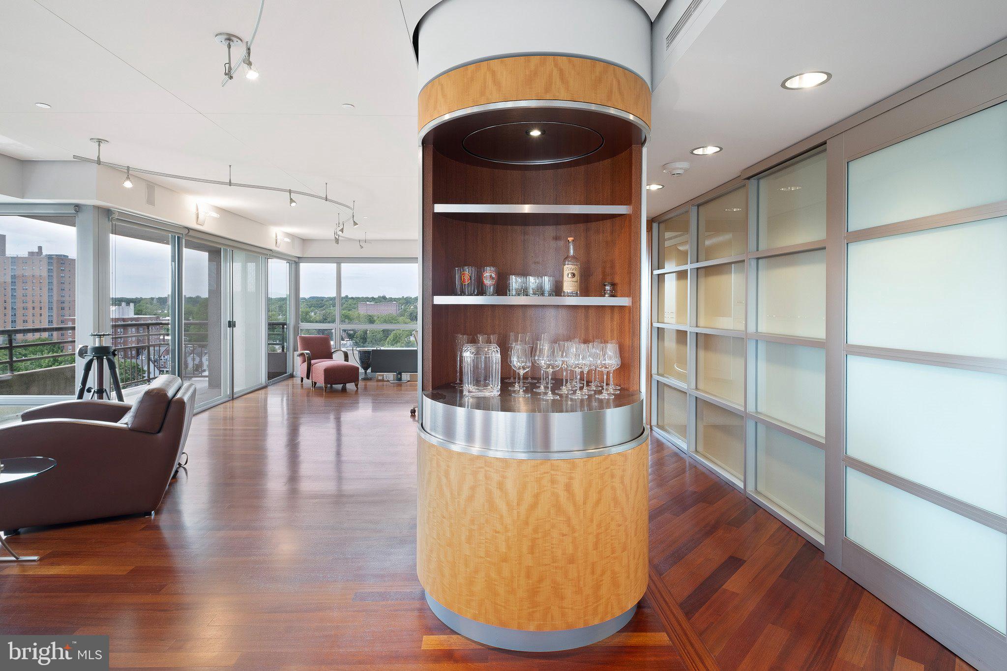 1100 LOVERING AVENUE UNIT 1304