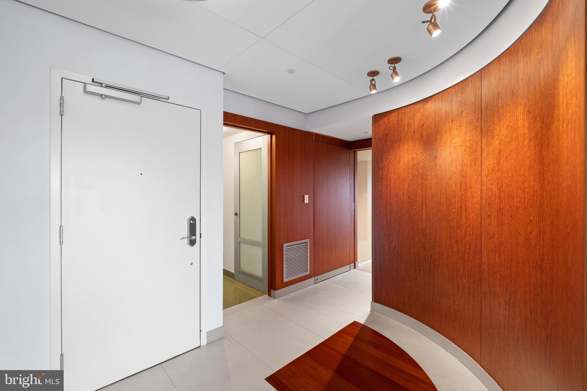 PARK PLAZA - Residential