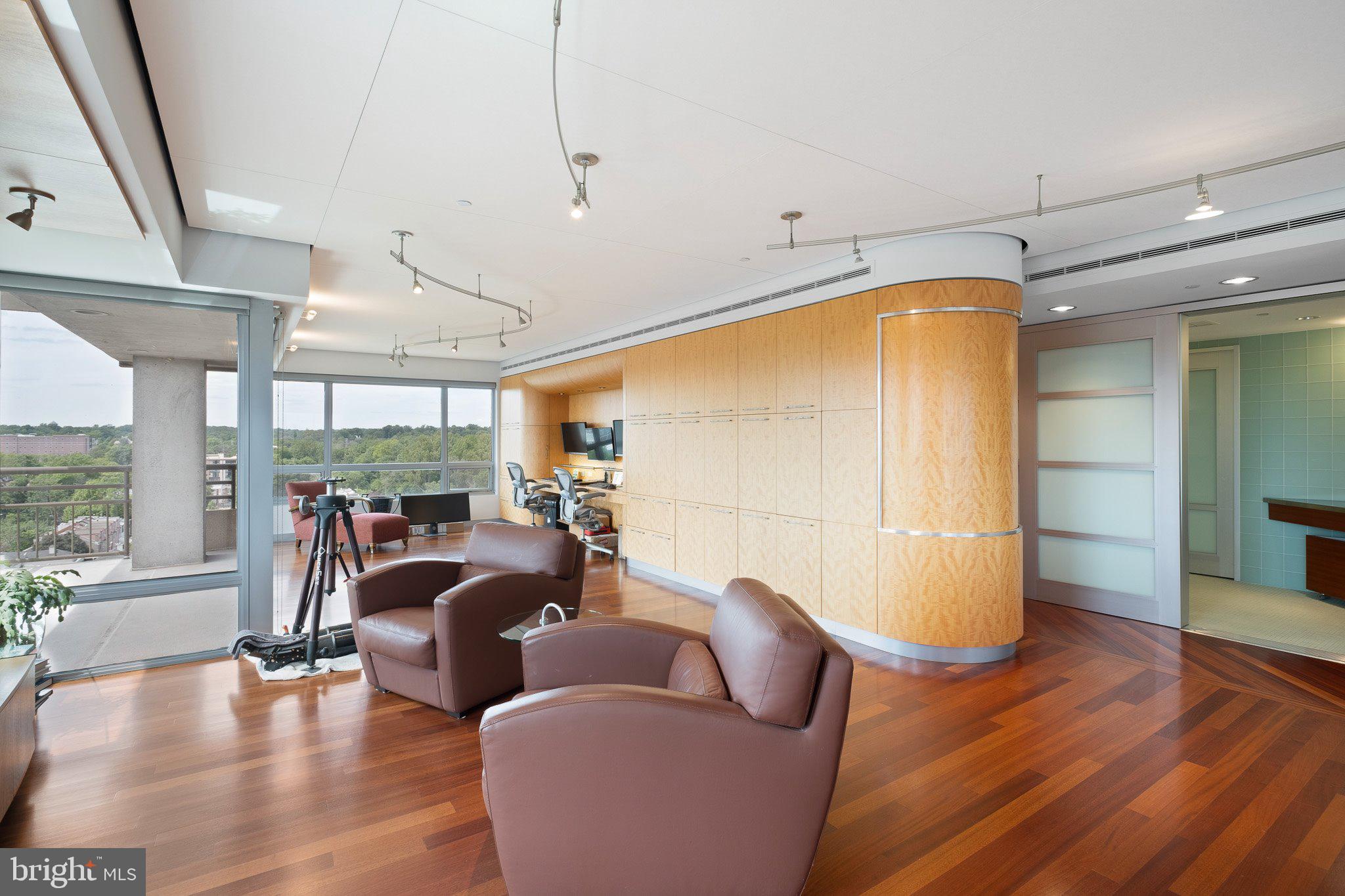 PARK PLAZA - Residential