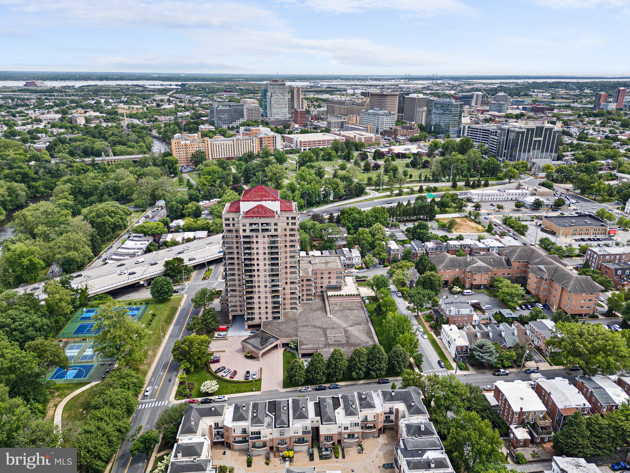 PARK PLAZA - Residential