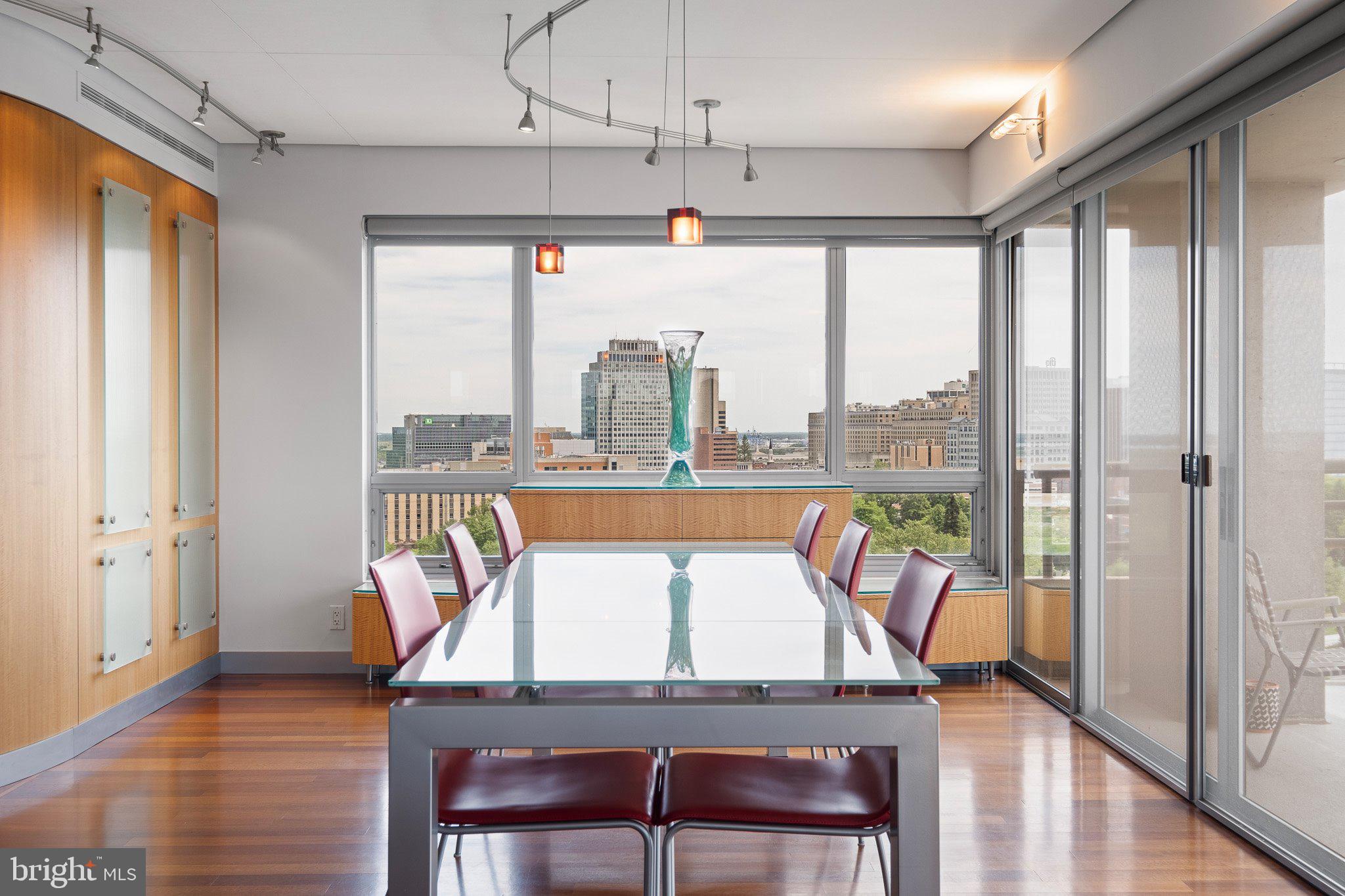 PARK PLAZA - Residential