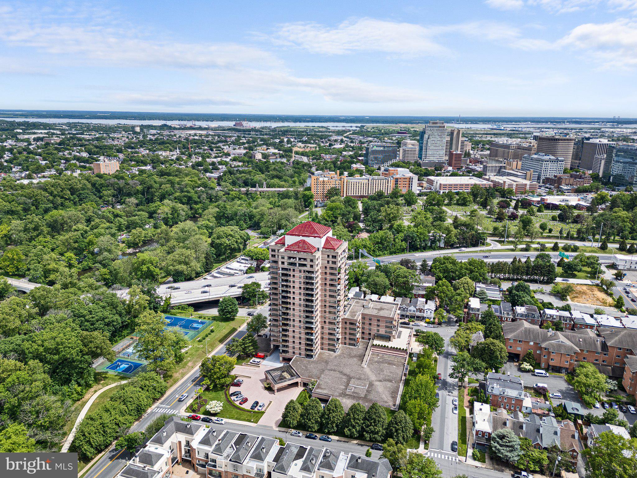 PARK PLAZA - Residential