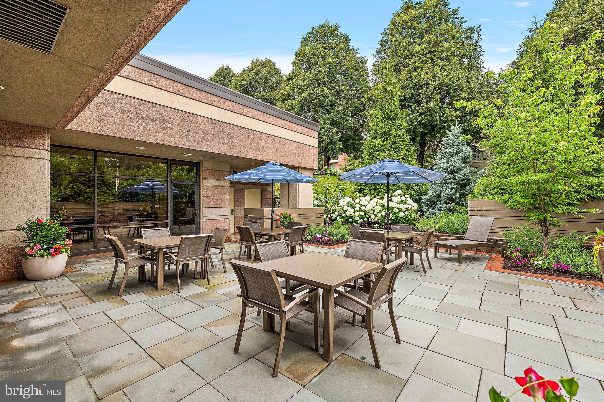 PARK PLAZA - Residential