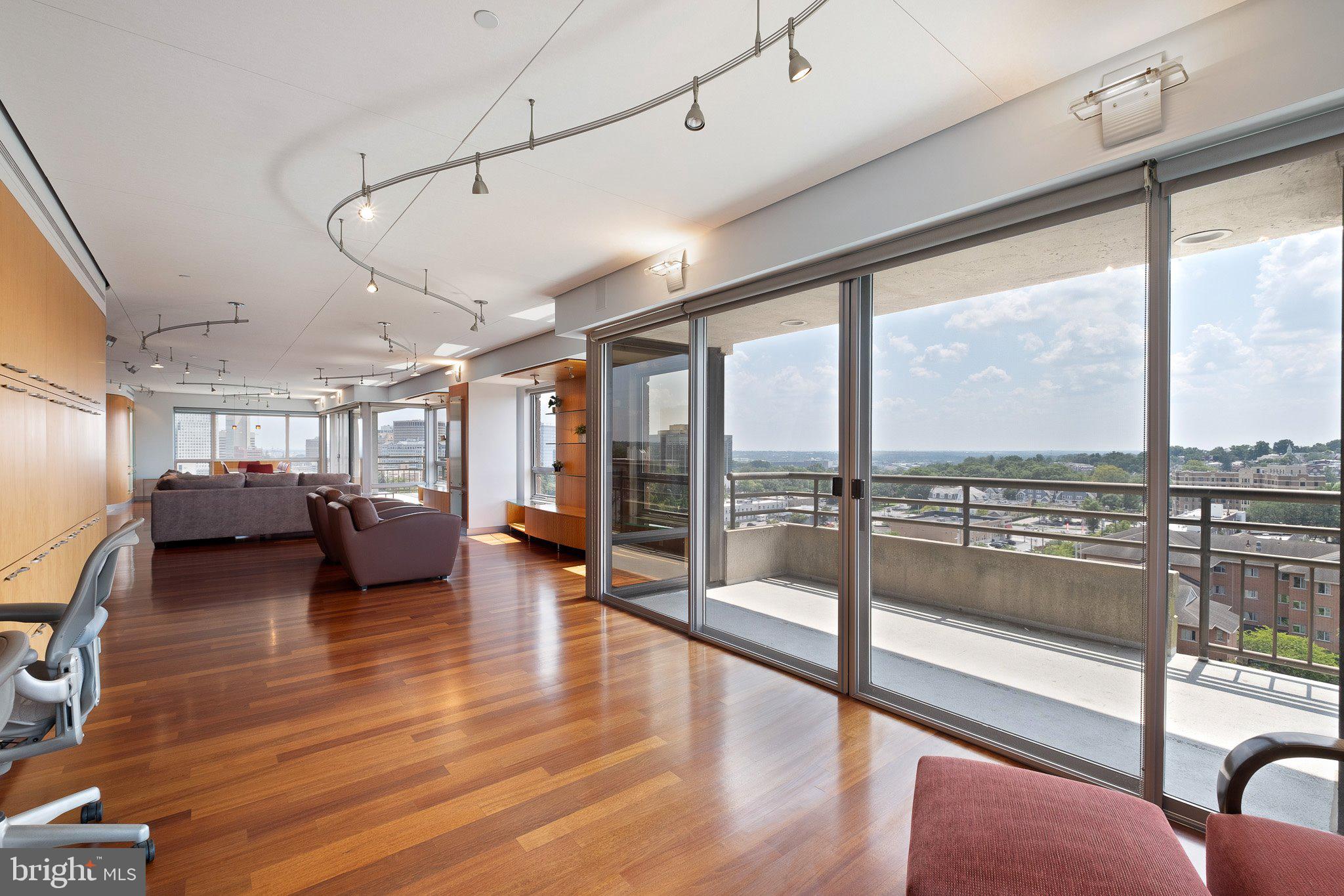 PARK PLAZA - Residential