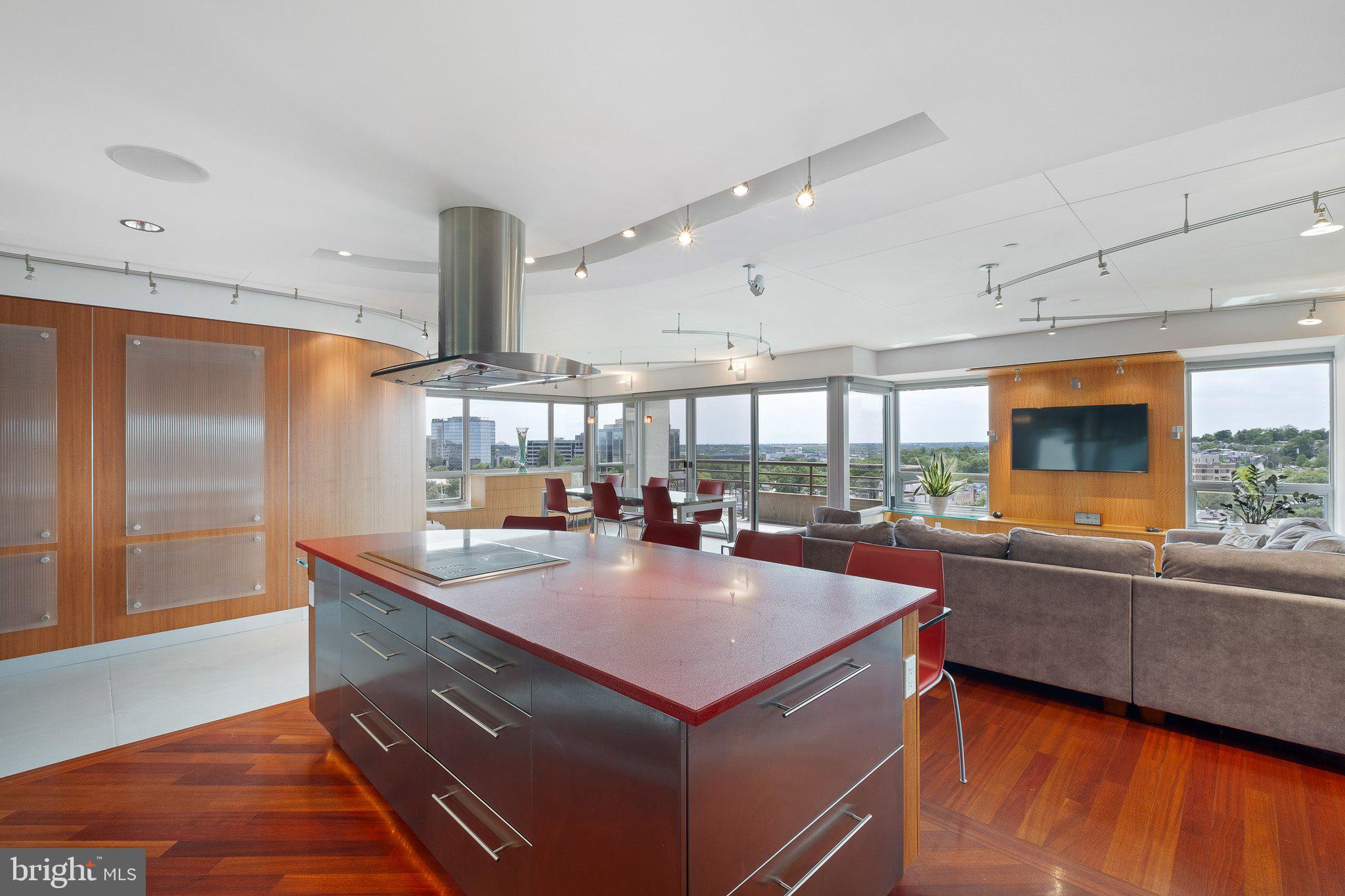 PARK PLAZA - Residential