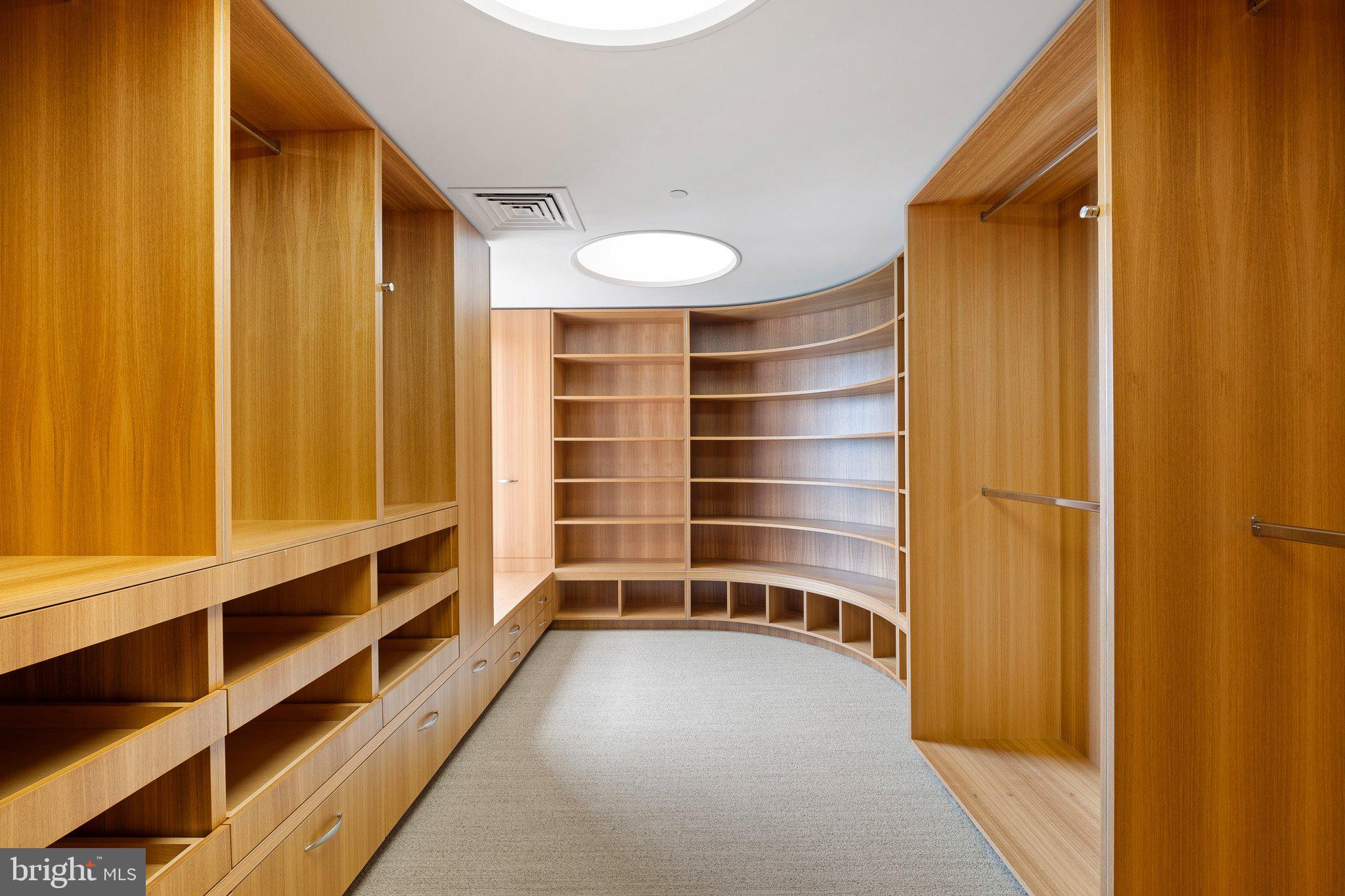 PARK PLAZA - Residential