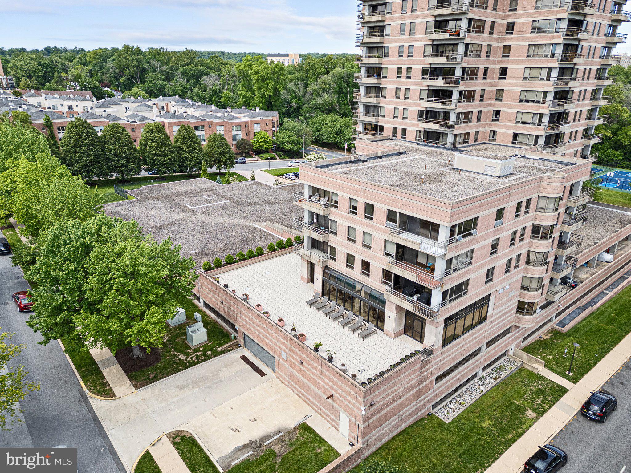 PARK PLAZA - Residential