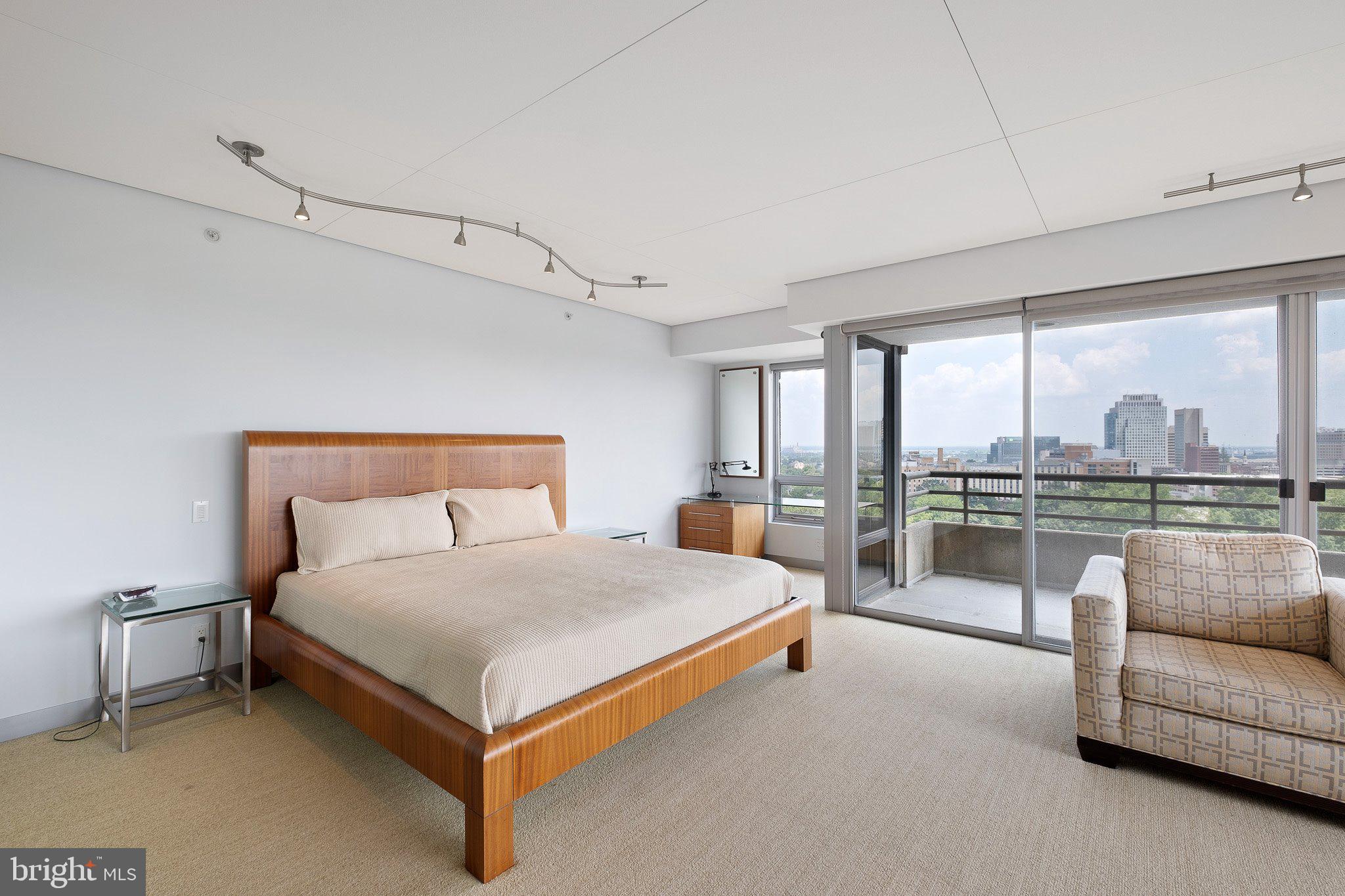 PARK PLAZA - Residential